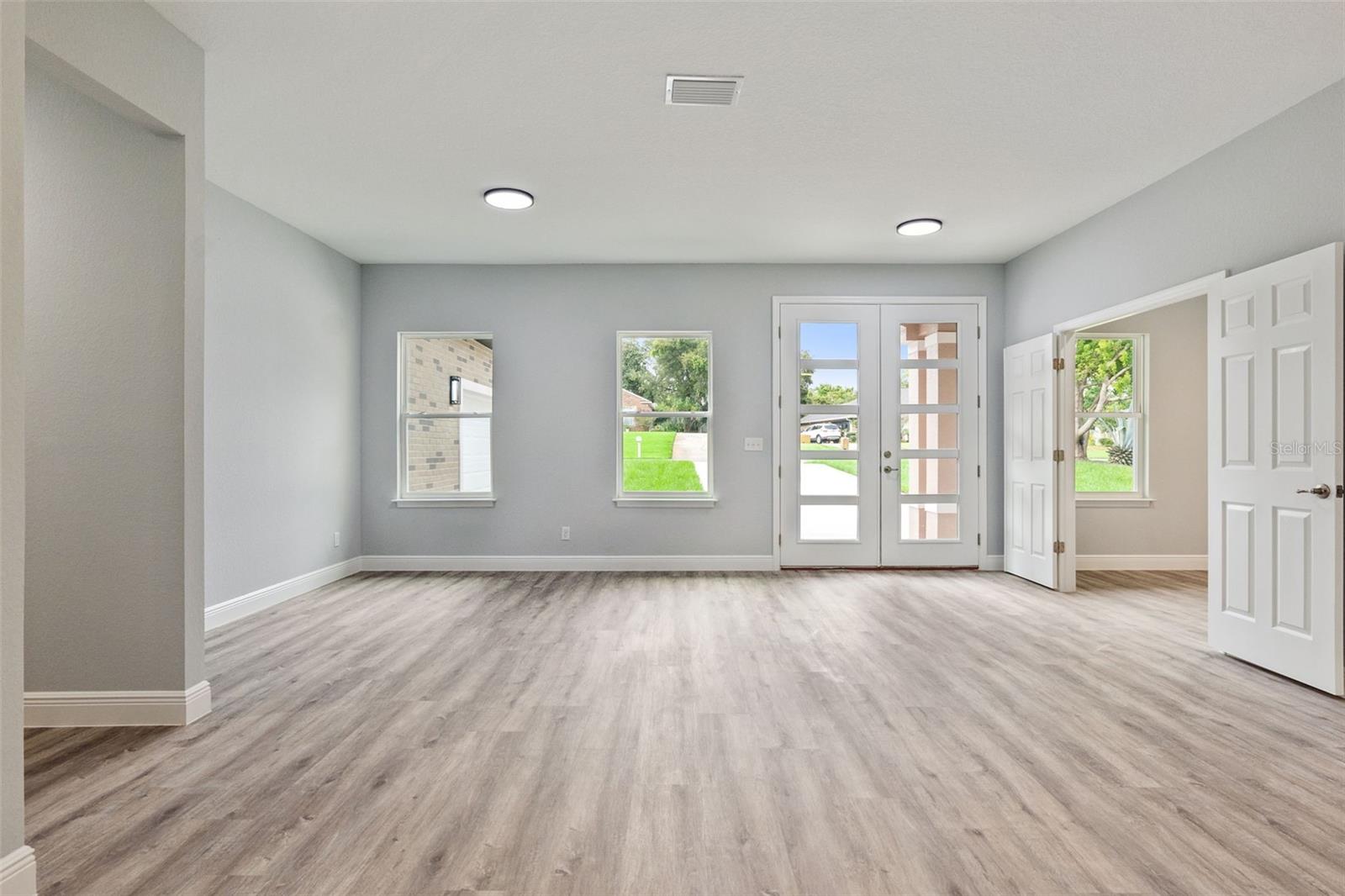 2043 Watersedge, Deltona, FL 32738