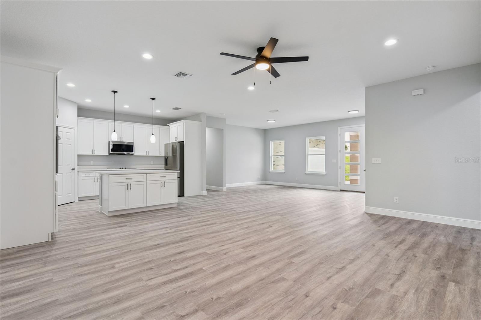 2043 Watersedge, Deltona, FL 32738