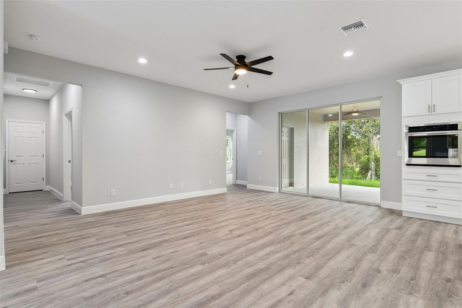 2043 Watersedge, Deltona, FL 32738