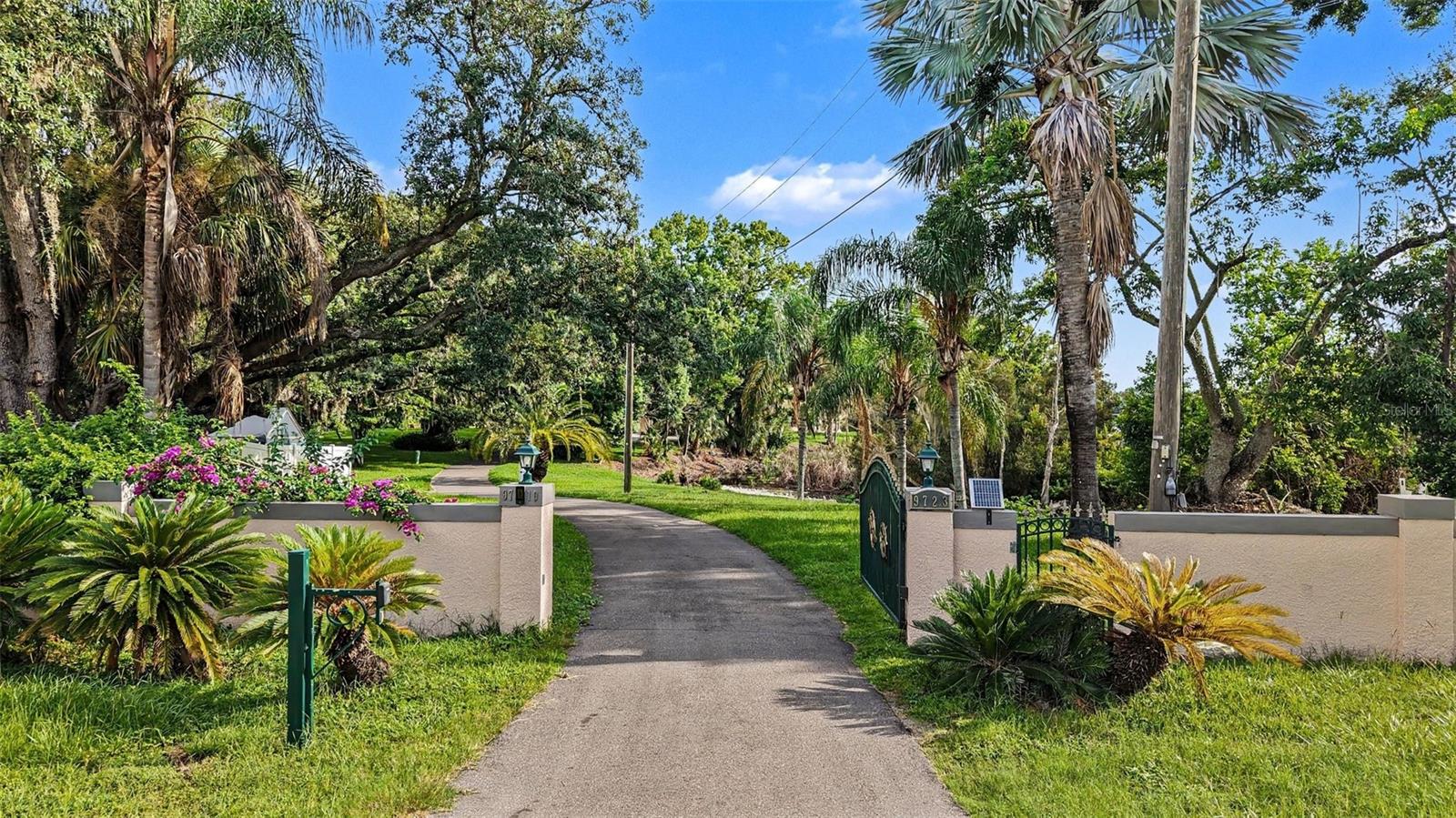 9723 Yeshua, Tampa, FL 33618