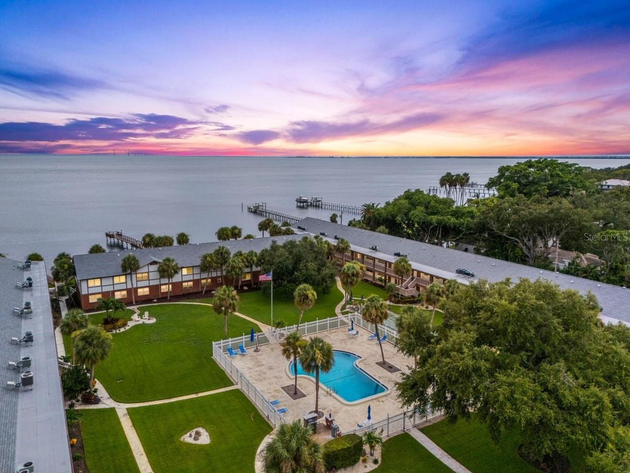 650 Pinellas Point Unit 122, St Petersburg, FL 33705