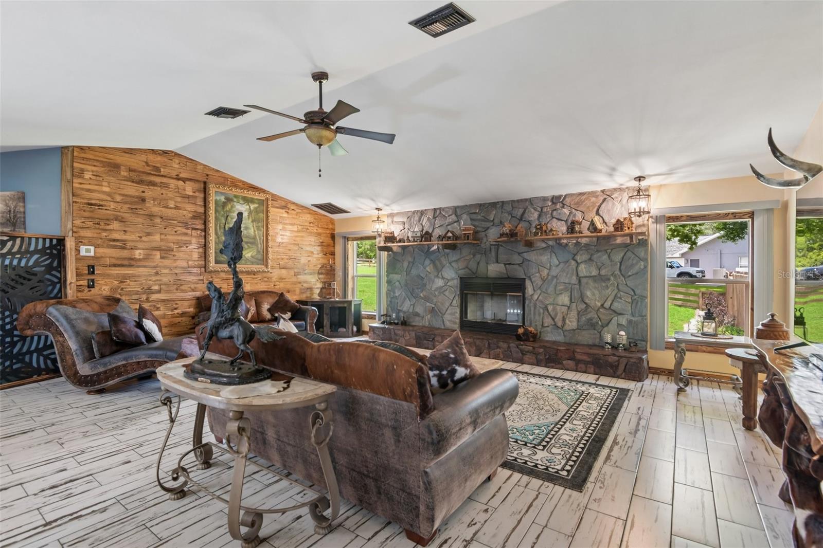 5318 Sandra, Weeki Wachee, FL 34607
