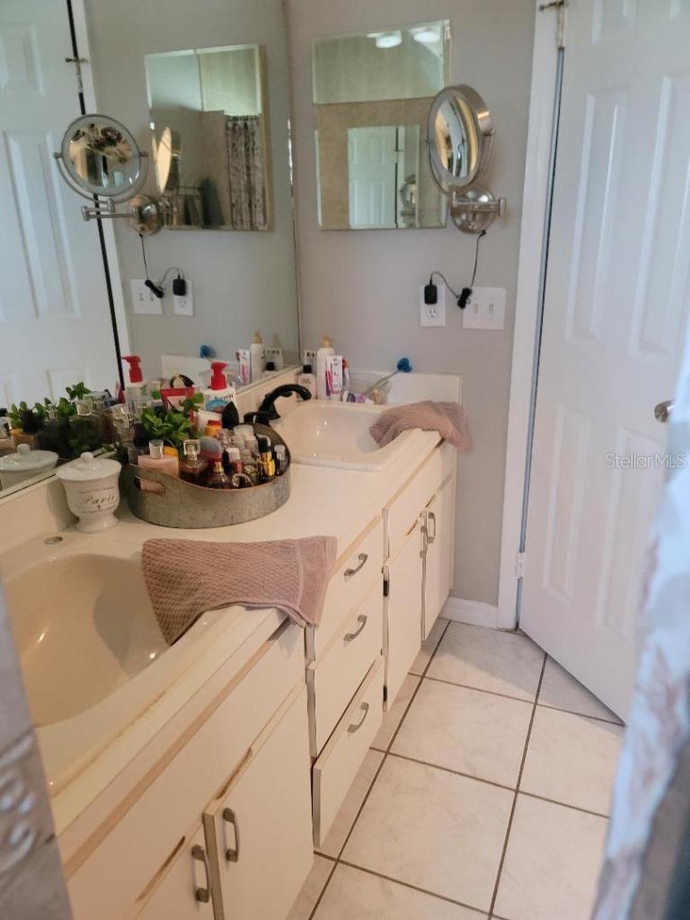9736 Cypress Shadow, Tampa, FL 33647