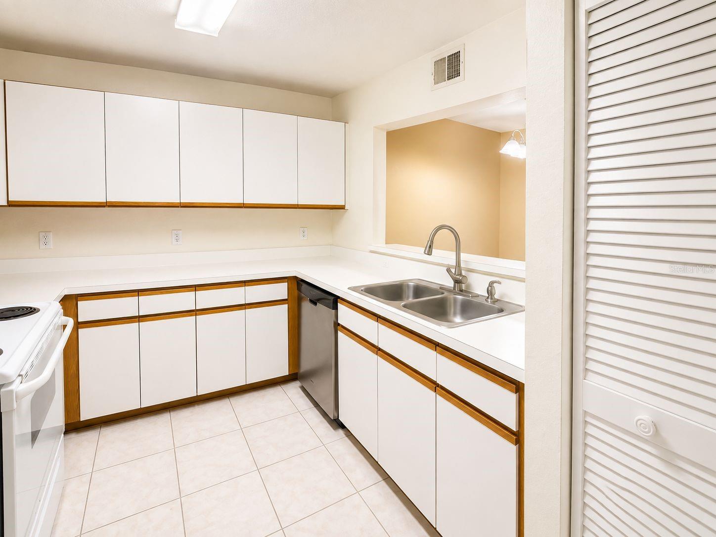 2323 Feather Sound Unit 205, Clearwater, FL 33762