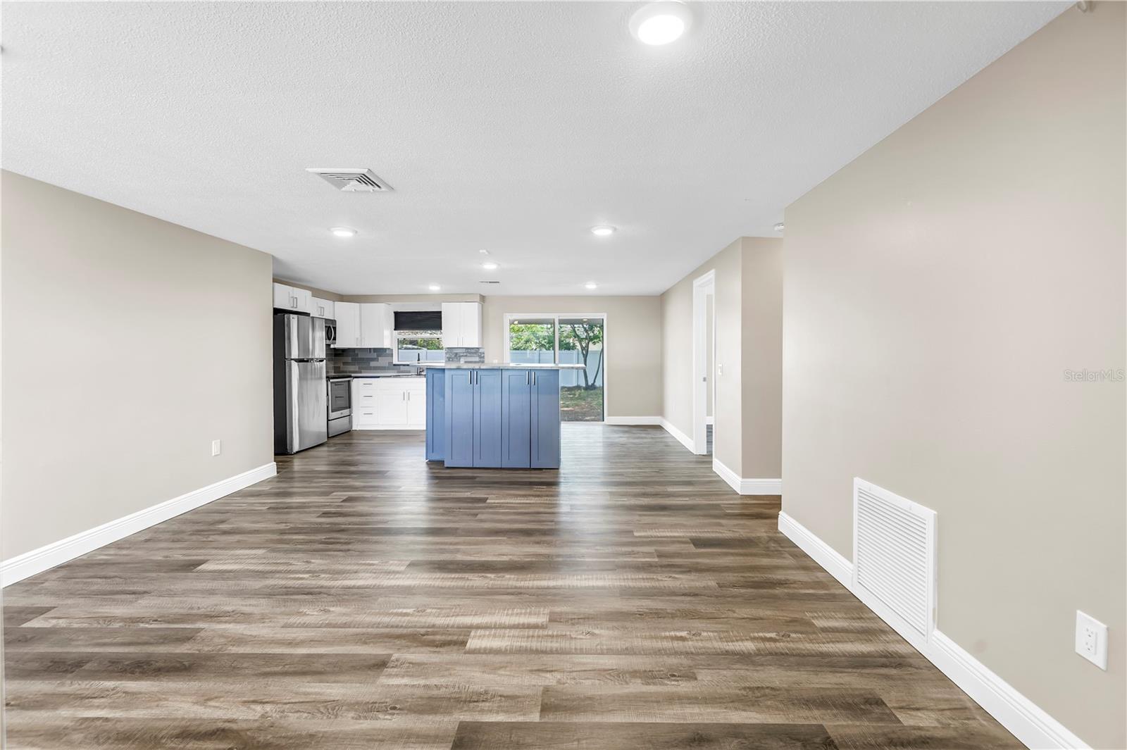 518 62nd, St Petersburg, FL 33702