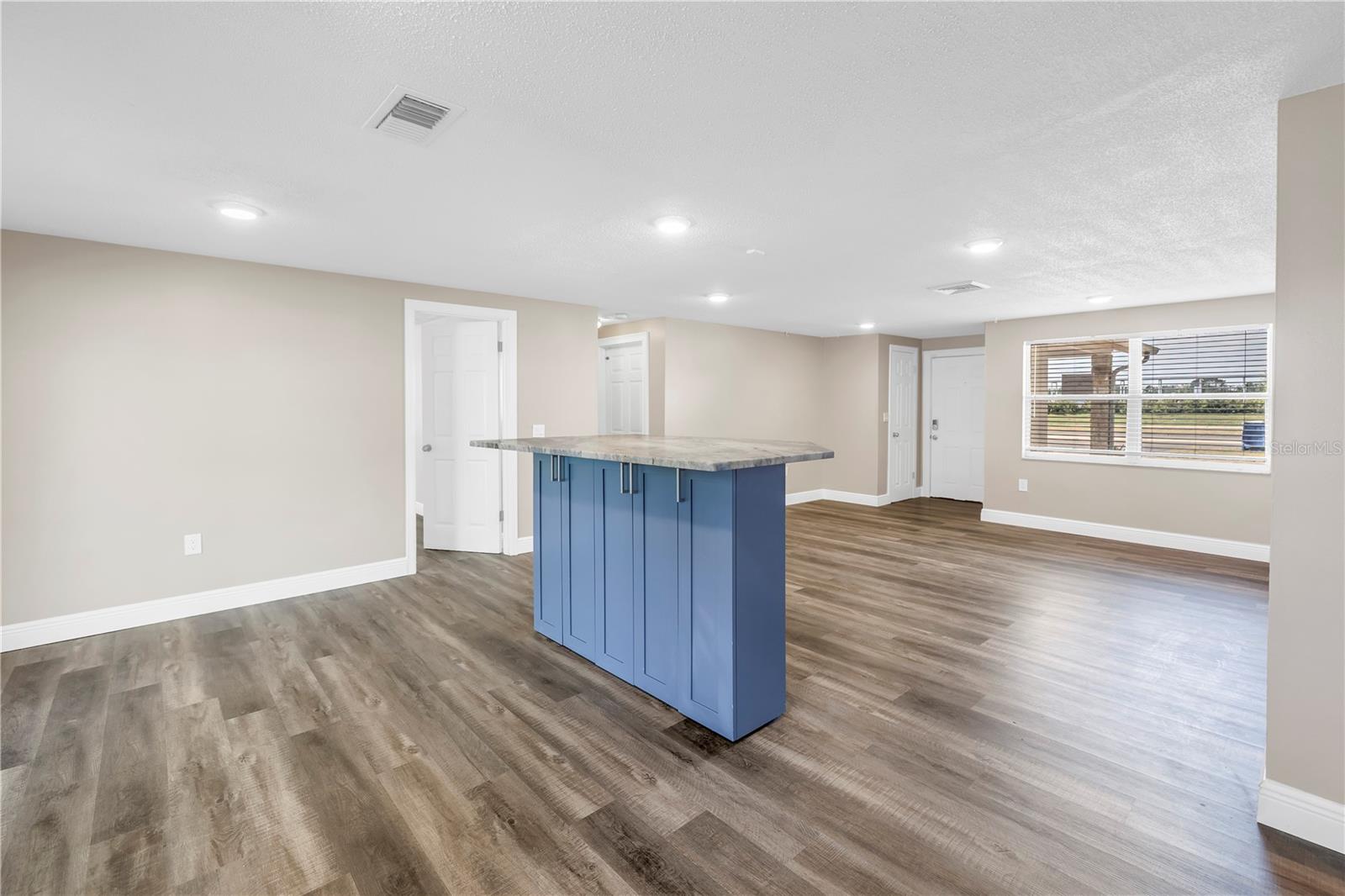 518 62nd, St Petersburg, FL 33702
