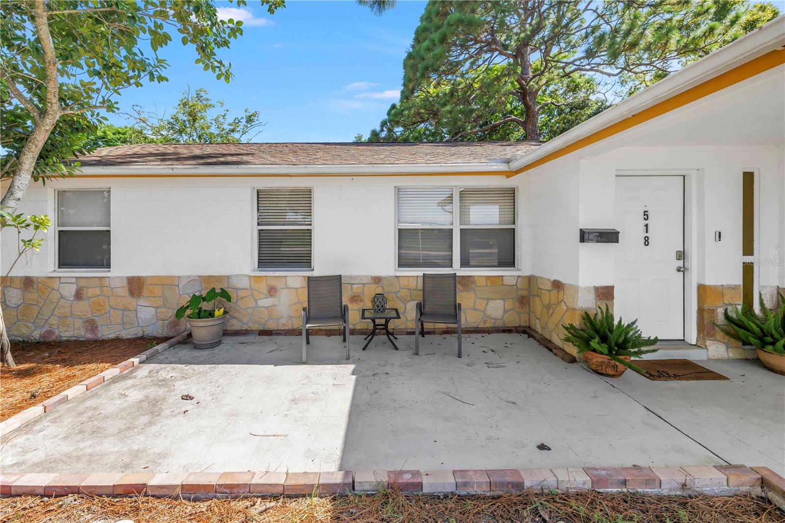 518 62nd, St Petersburg, FL 33702
