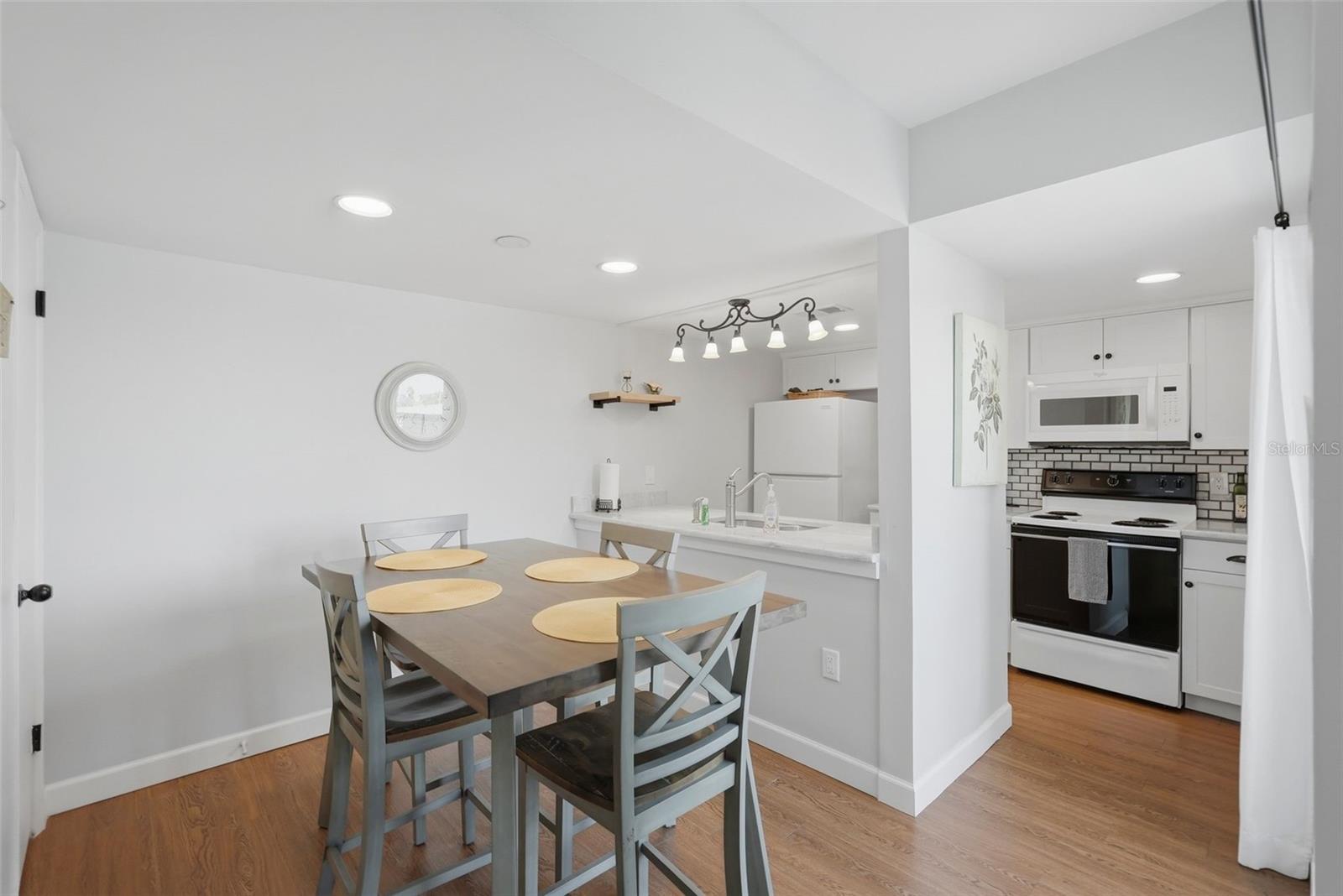 175 Medallion Unit F, Madeira Beach, FL 33708