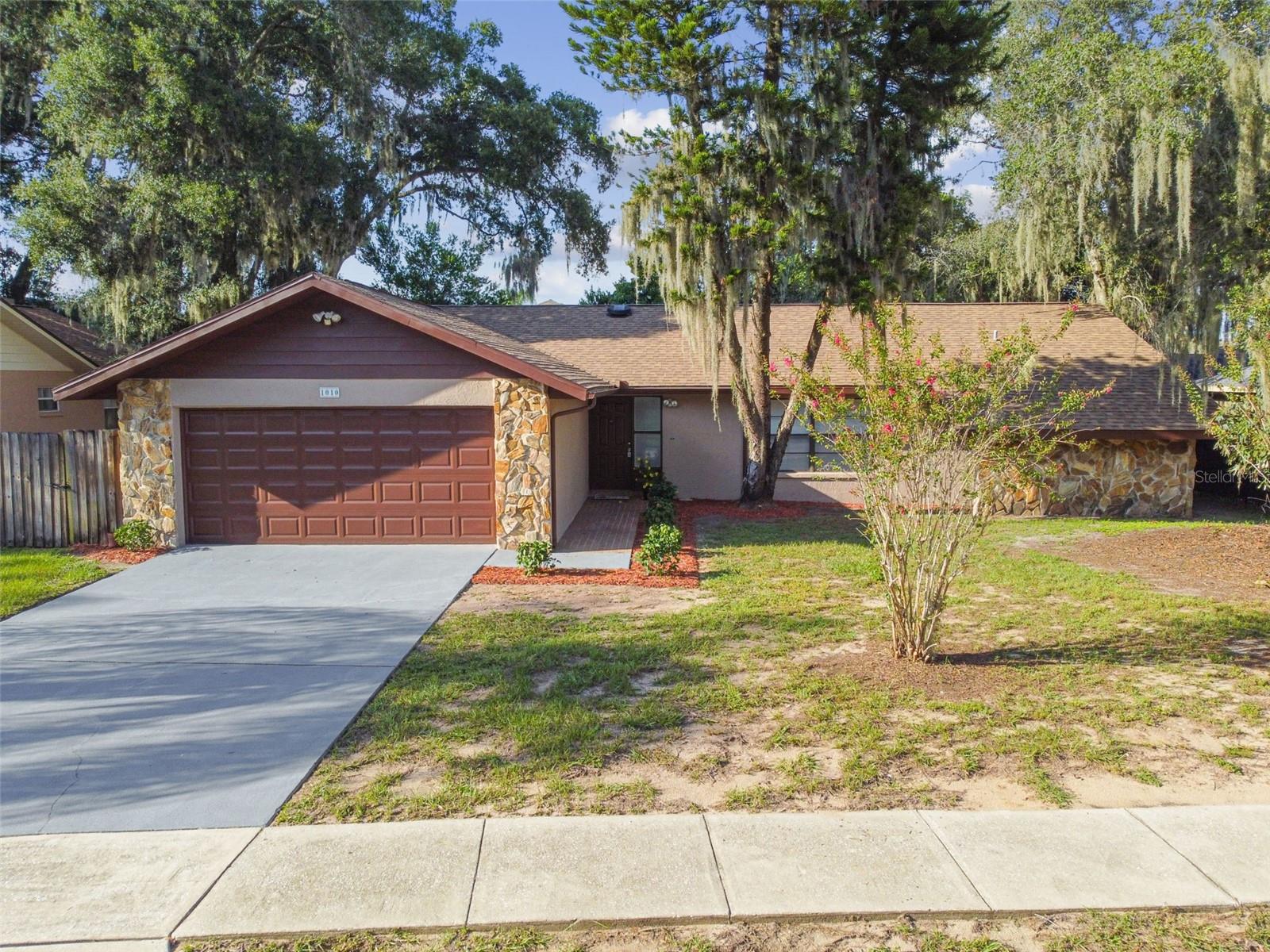 1010 Riflecrest, Valrico, FL 33594