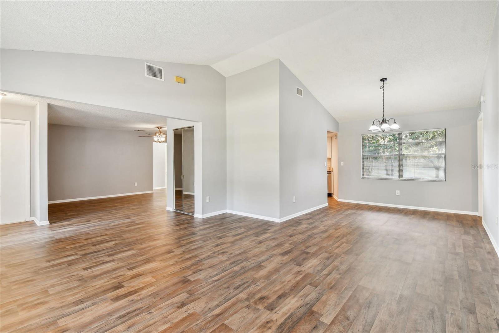 1010 Riflecrest, Valrico, FL 33594