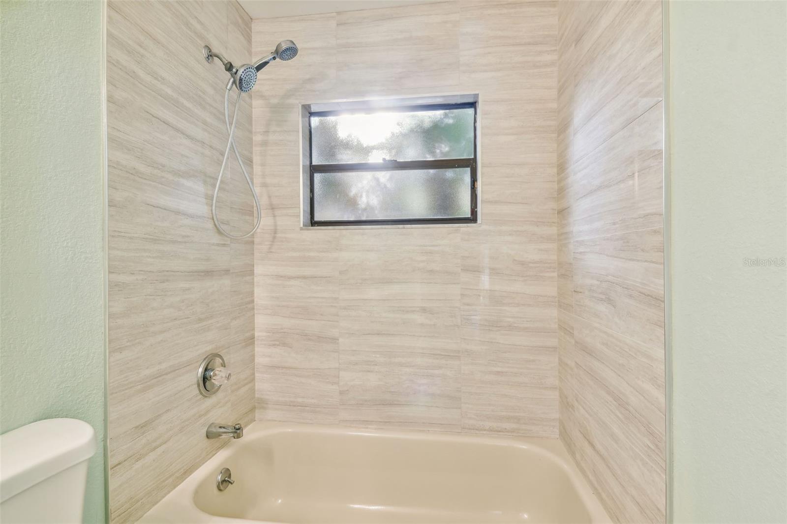 1010 Riflecrest, Valrico, FL 33594