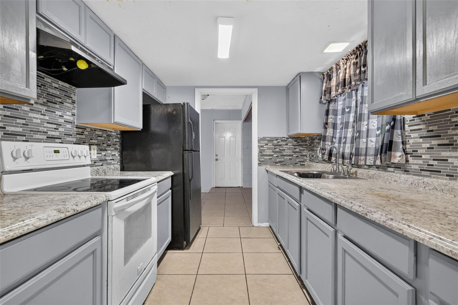 1877 Wayside, Orlando, FL 32818