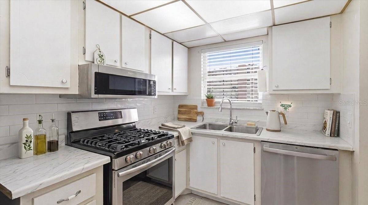 5925 Shore Unit 302, Gulfport, FL 33707