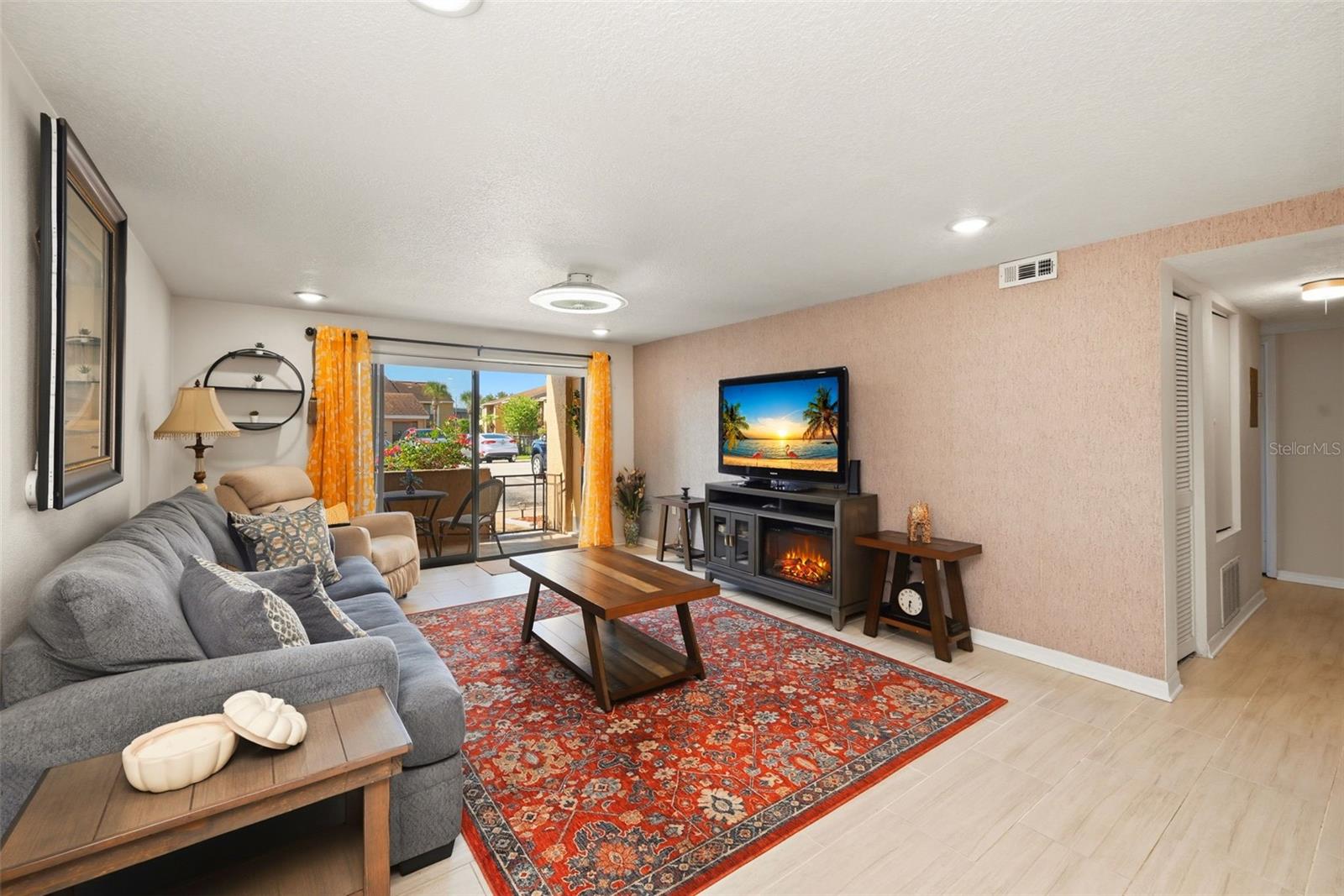5195 Vineland Unit B102, Orlando, FL 32811