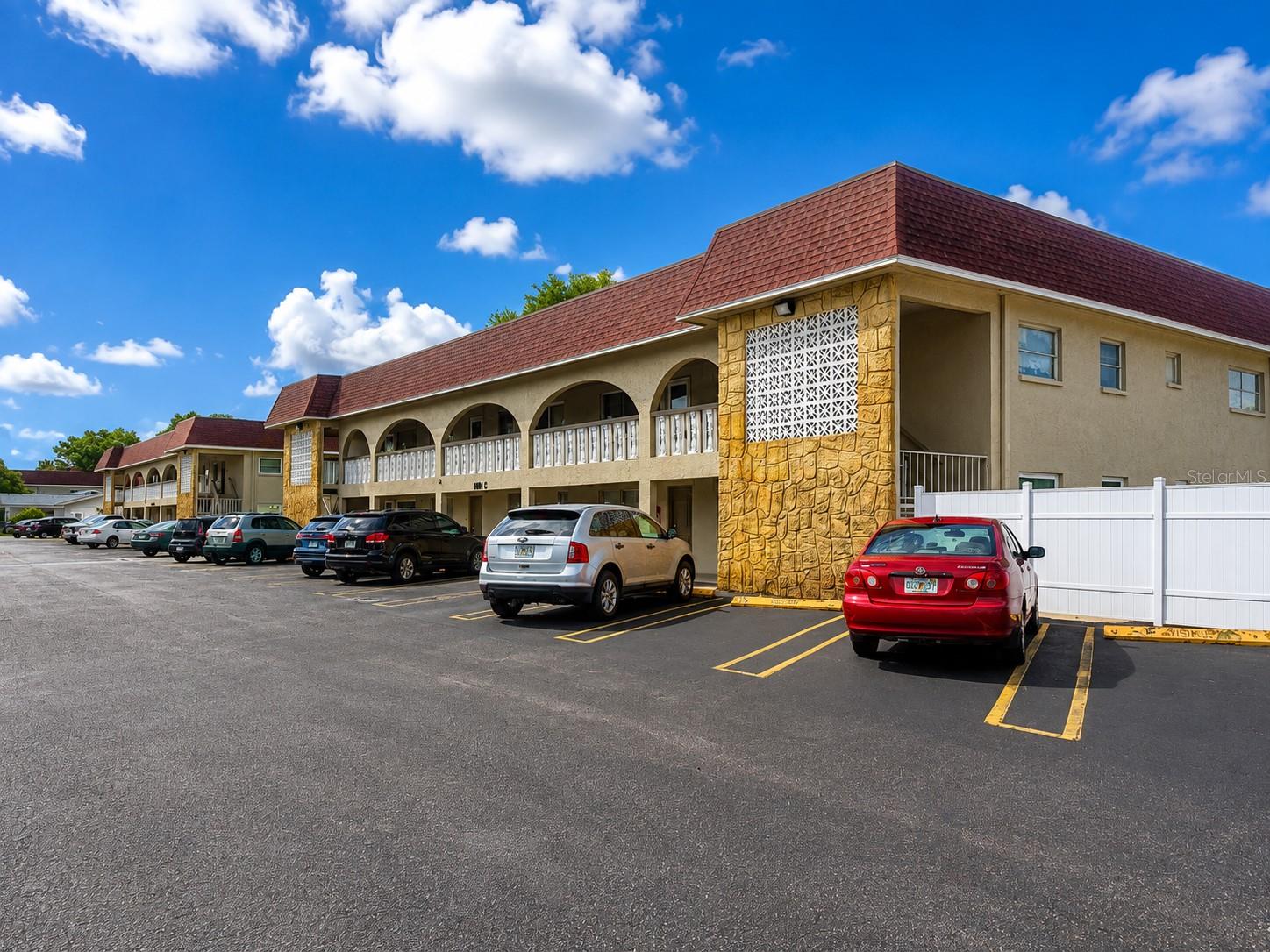 6044 22nd Unit 2, St Petersburg, FL 33710