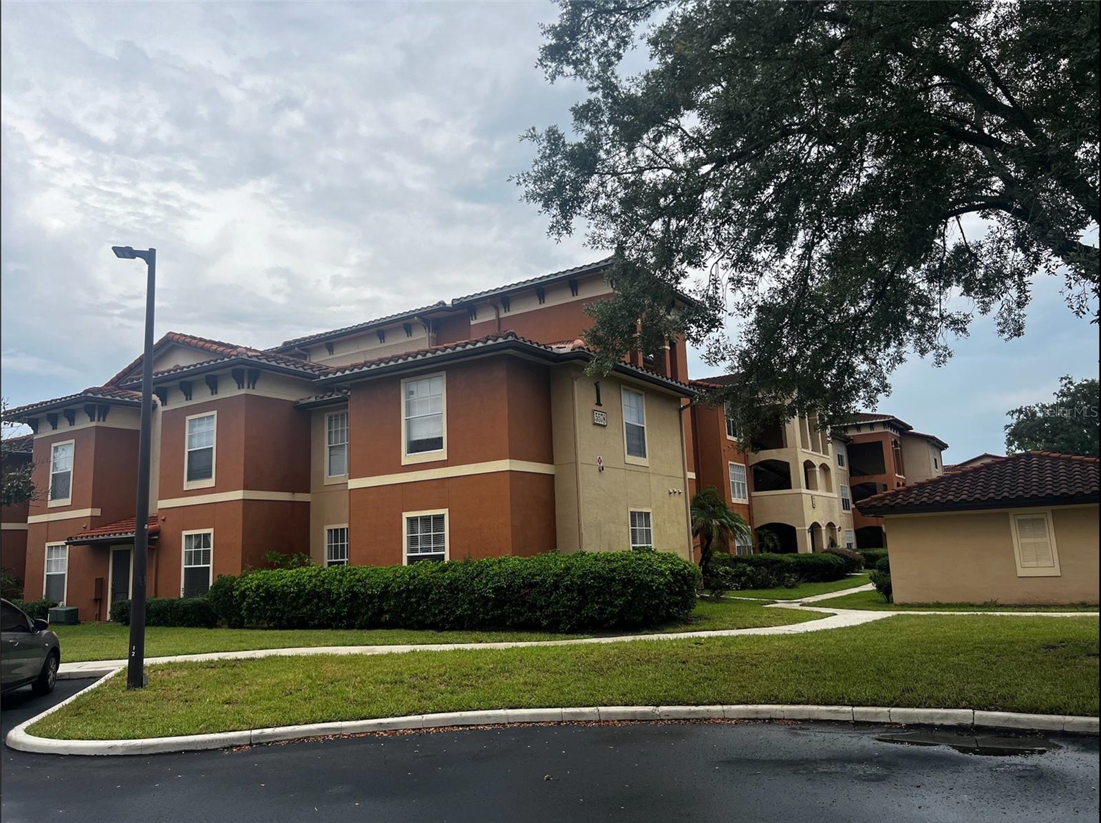 5578 Metrowest Unit 1-201, Orlando, FL 32811