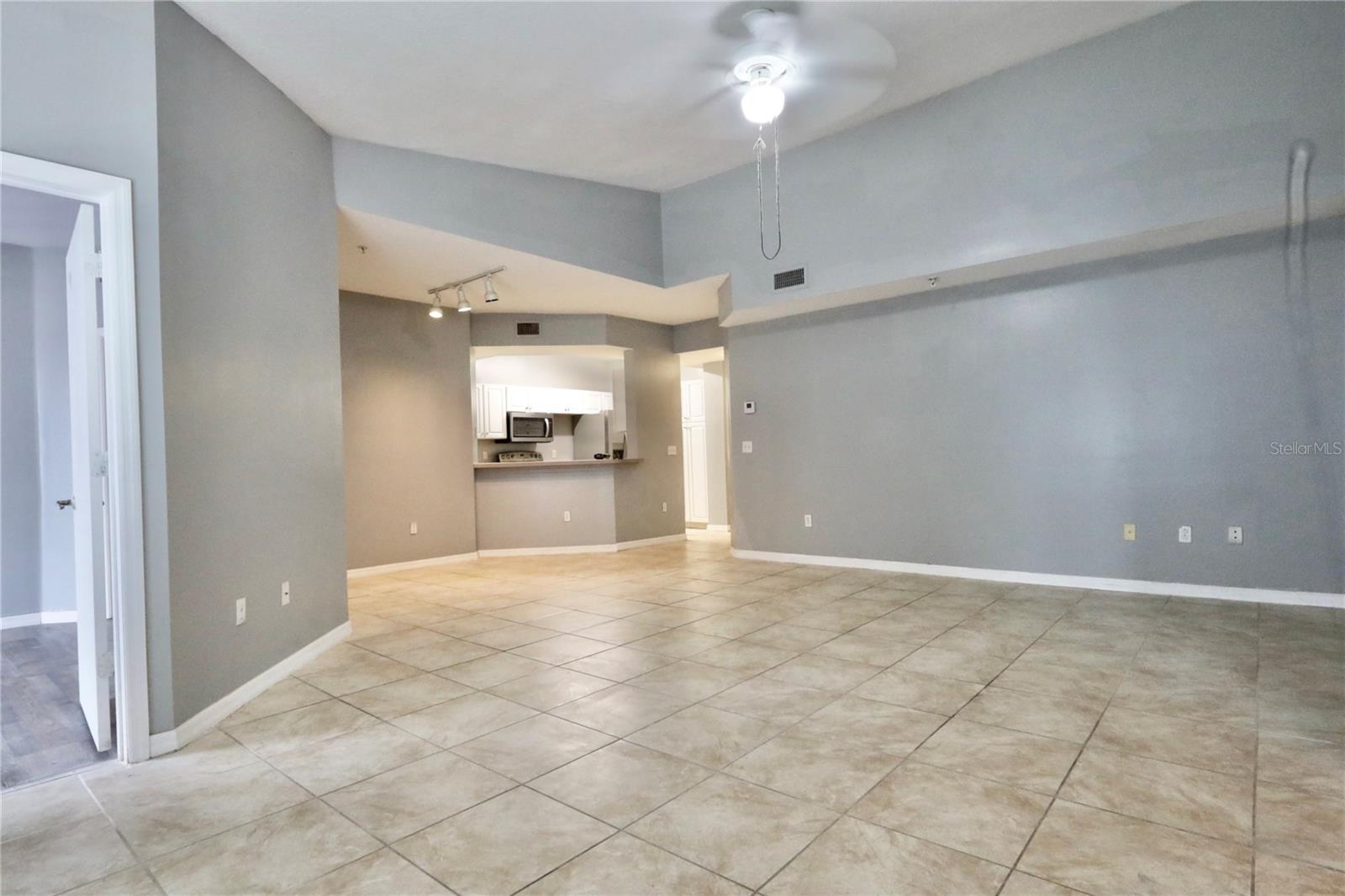 5578 Metrowest Unit 1-201, Orlando, FL 32811