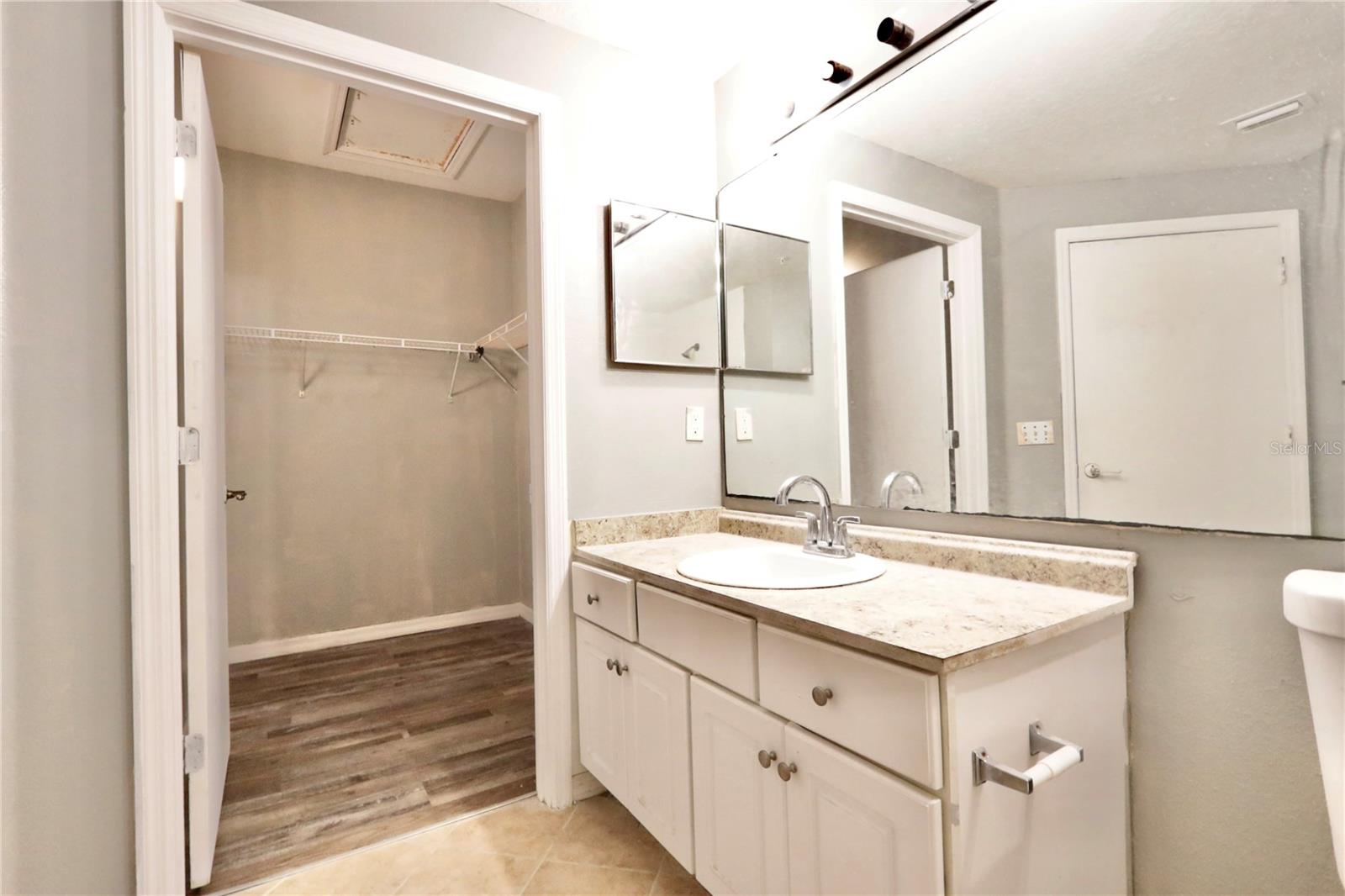5578 Metrowest Unit 1-201, Orlando, FL 32811