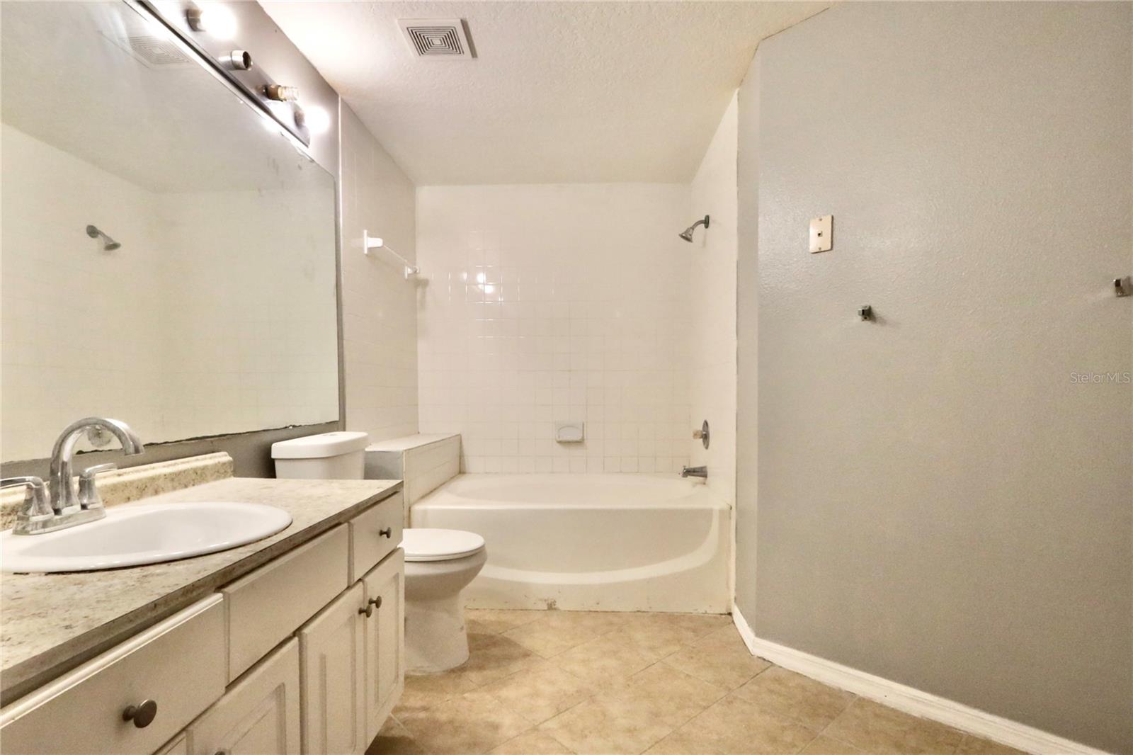 5578 Metrowest Unit 1-201, Orlando, FL 32811