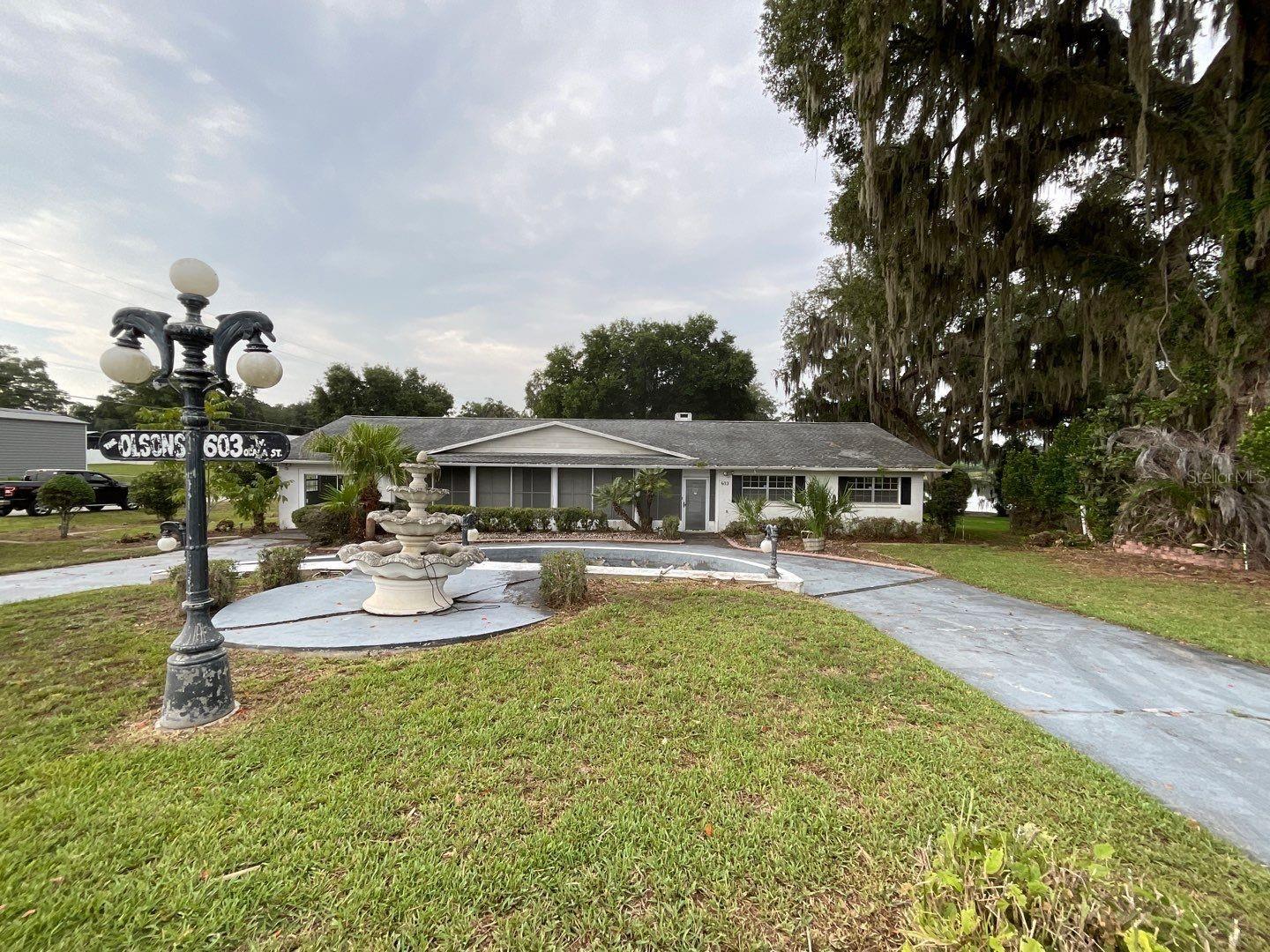 603 Ocala, Umatilla, FL 32784