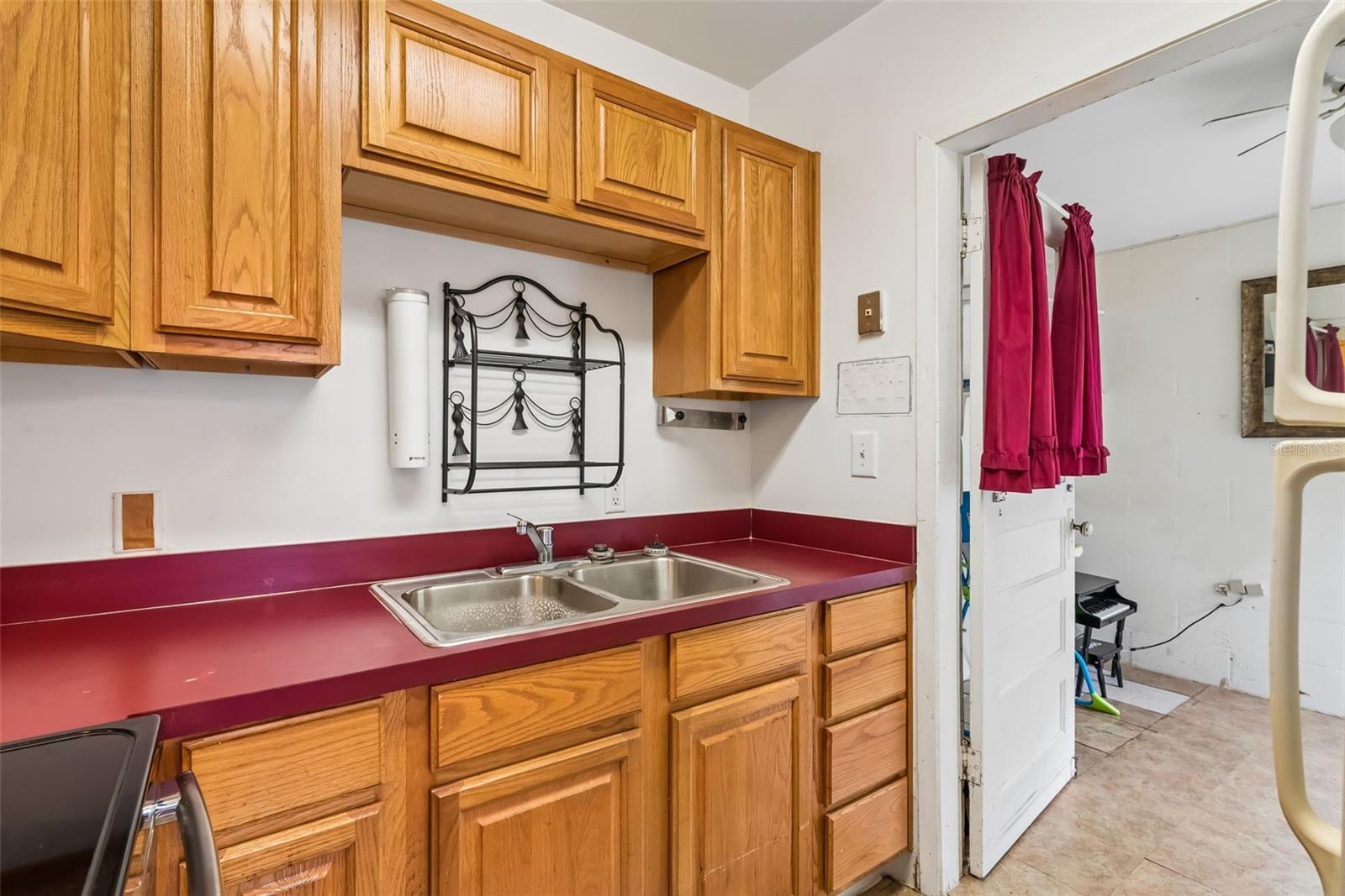 918 Goldwyn, Orlando, FL 32805