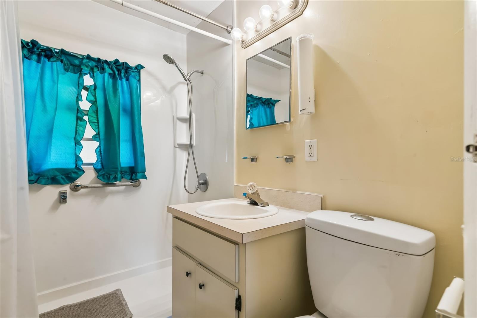 918 Goldwyn, Orlando, FL 32805