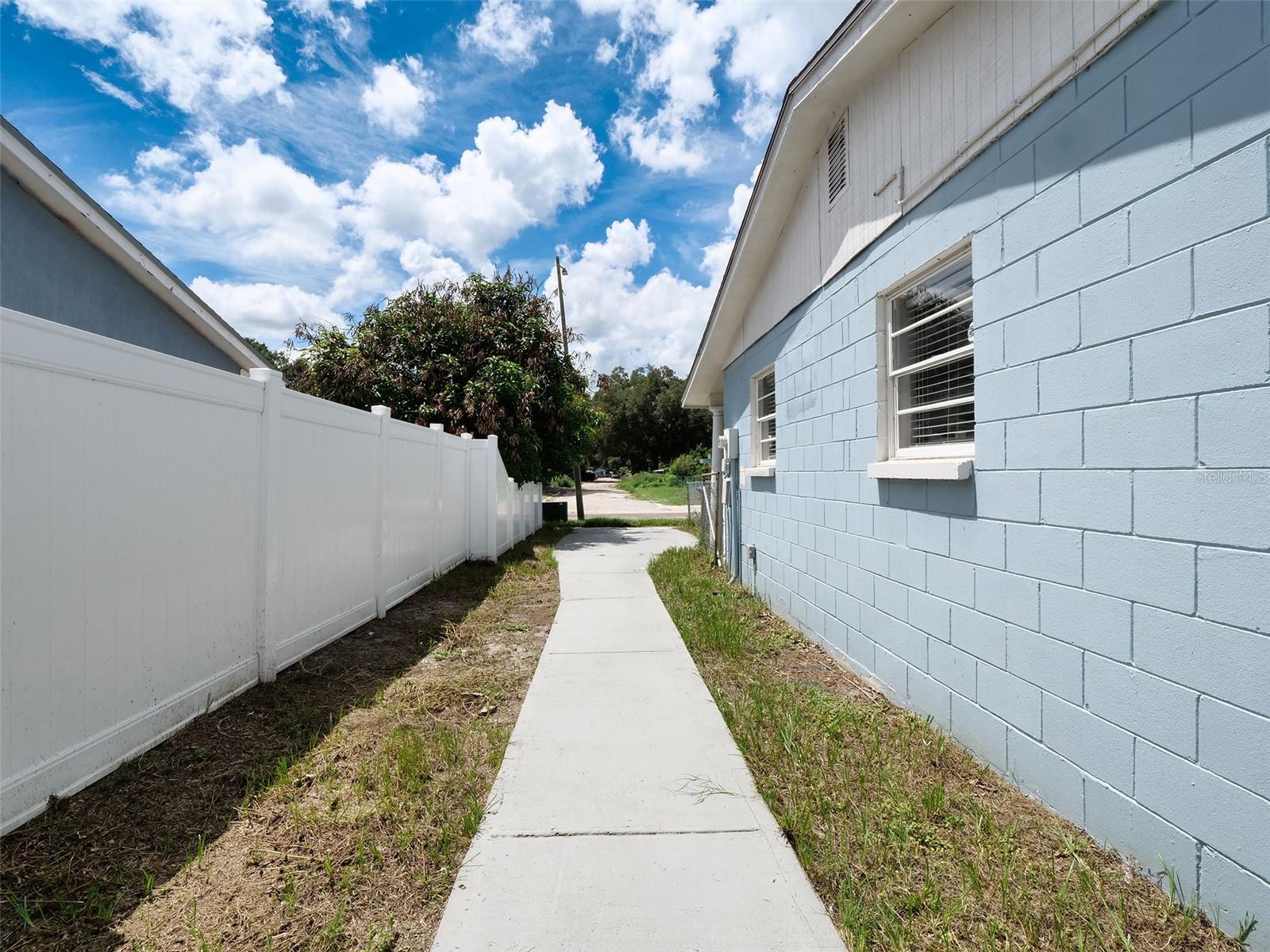 7018 Glenview, Tampa, FL 33619