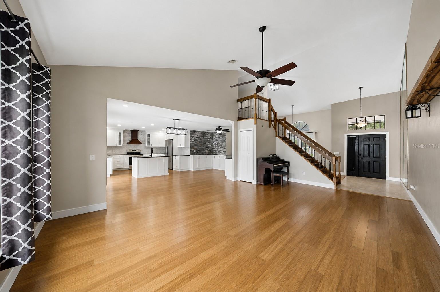 1714 Cypress Ridge, Orlando, FL 32825