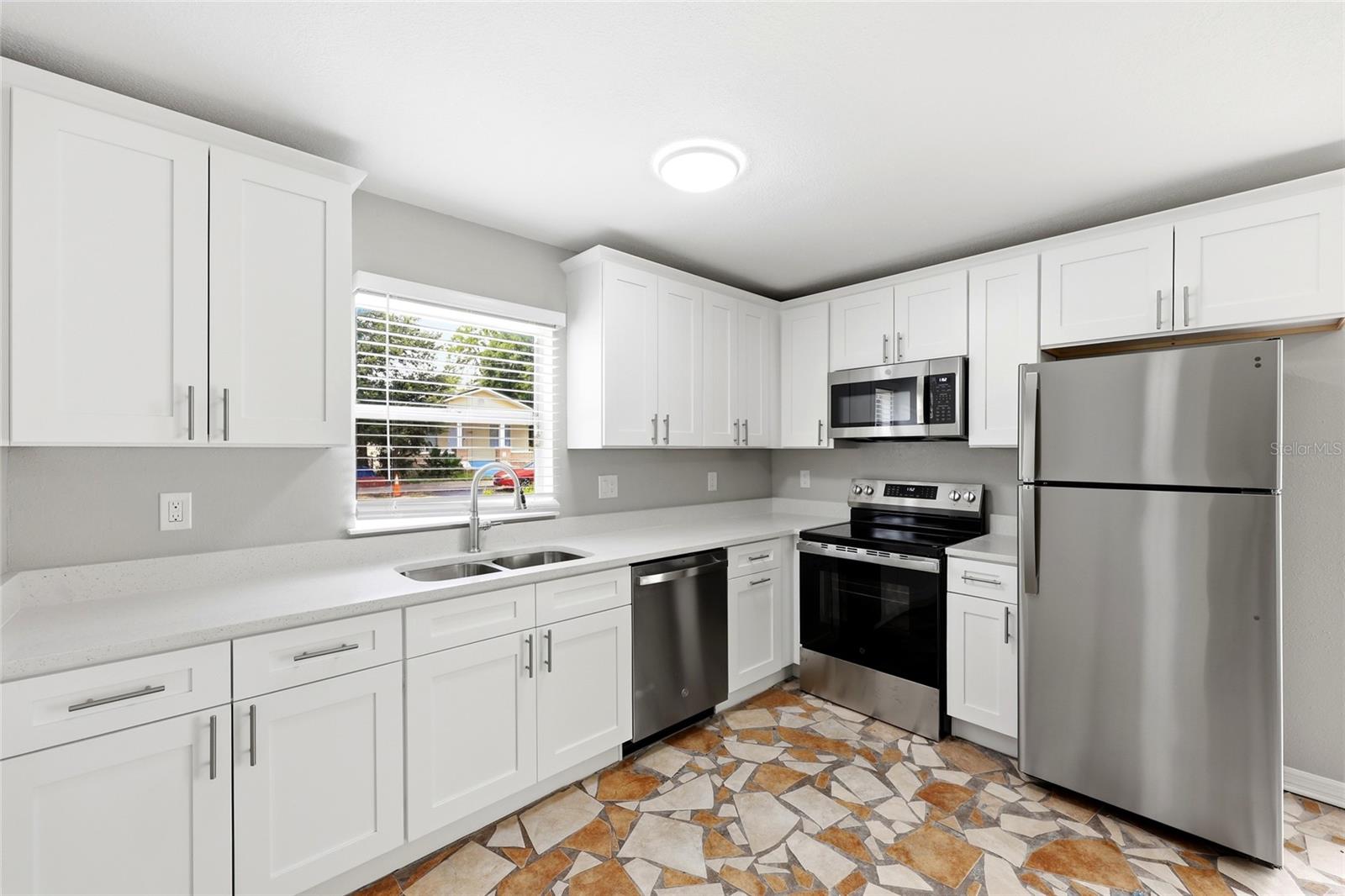 2214 19th, Tampa, FL 33605