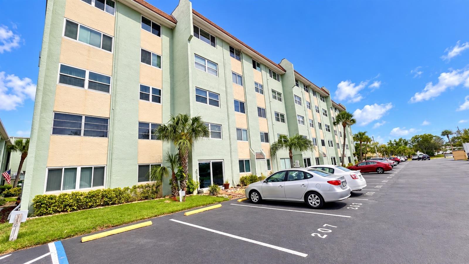 801 83rd Unit 114, St Petersburg, FL 33702