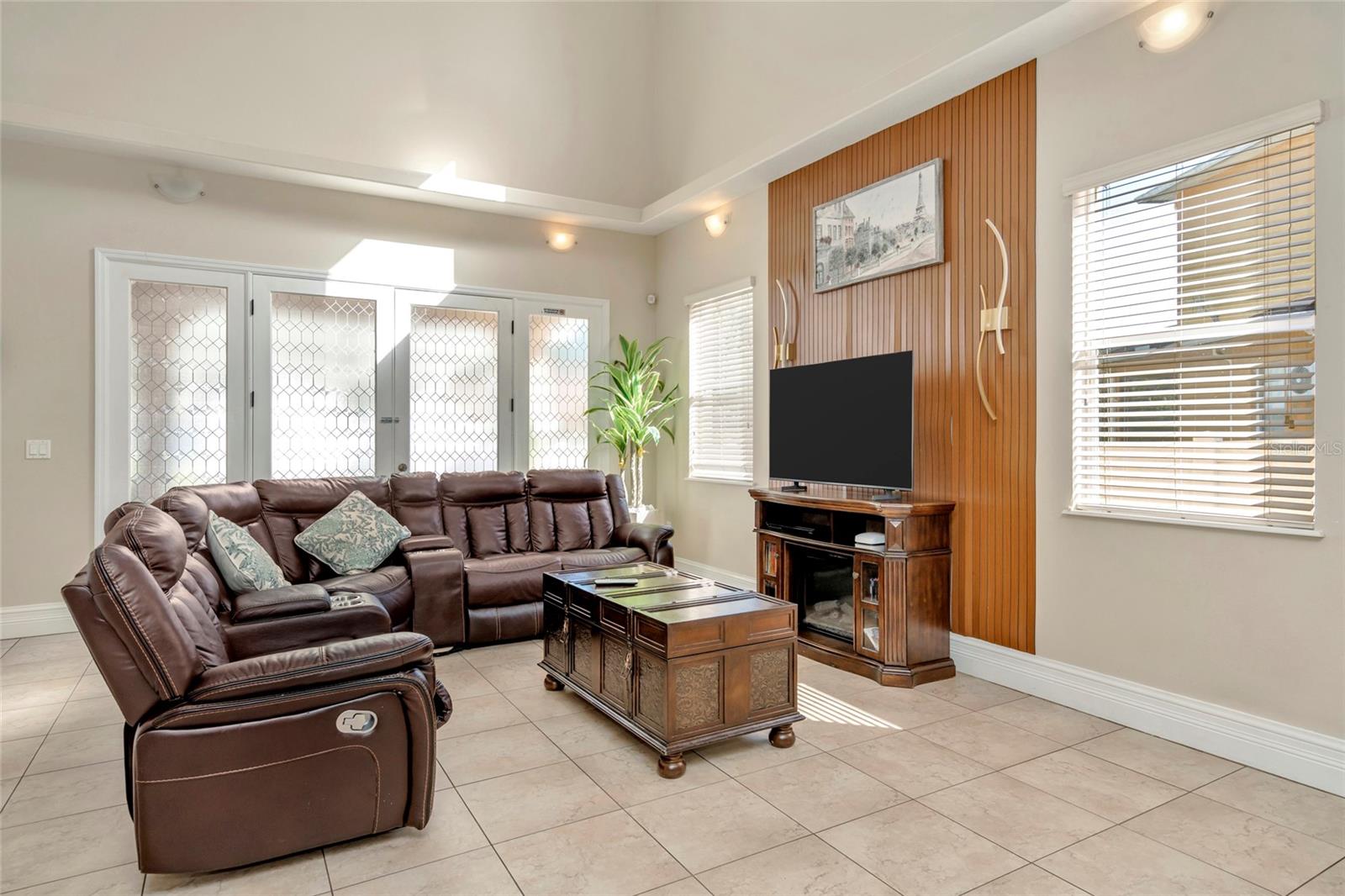 10806 Perez, Tampa, FL 33618