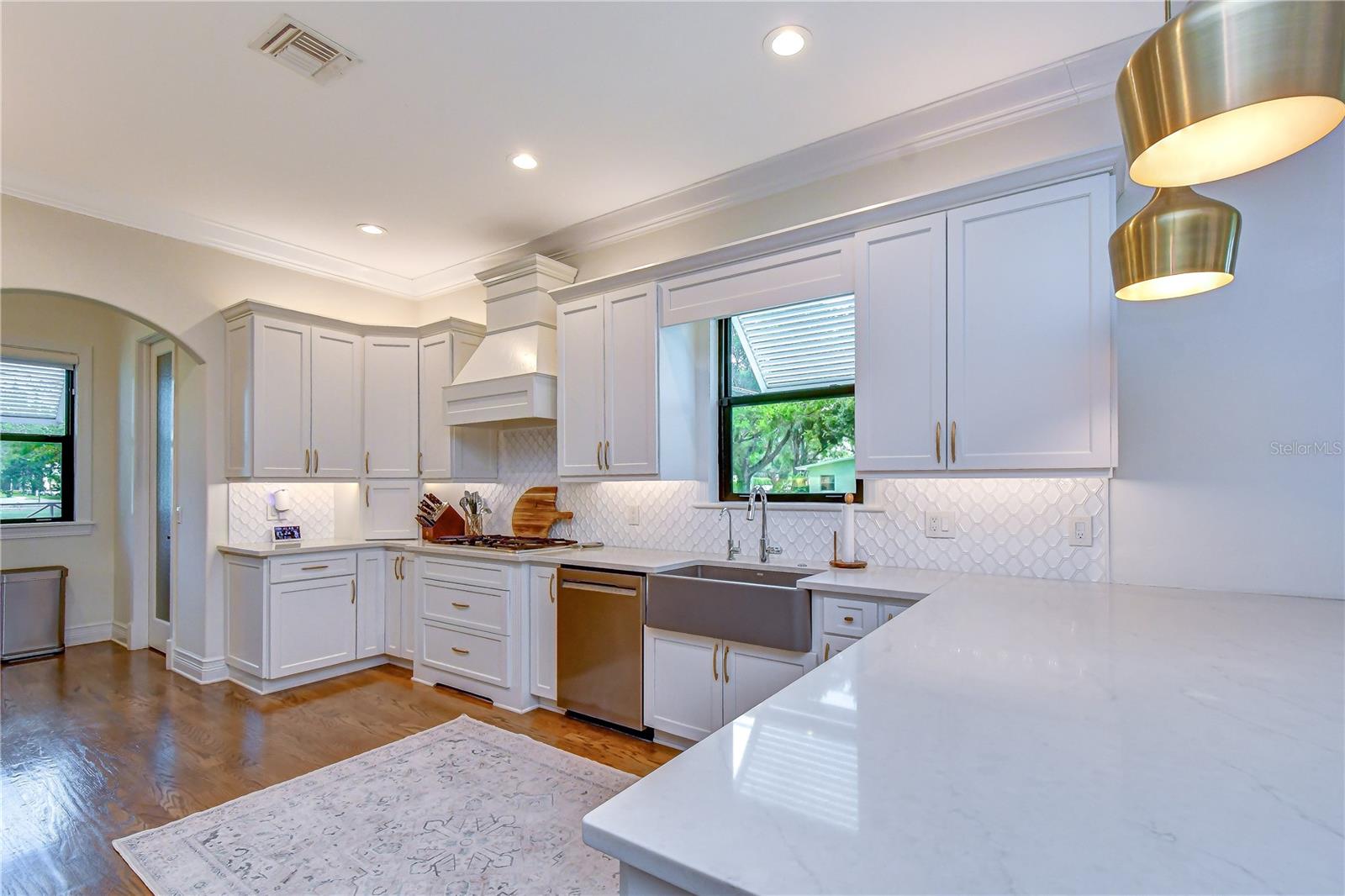 5102 Cleveland, Tampa, FL 33609