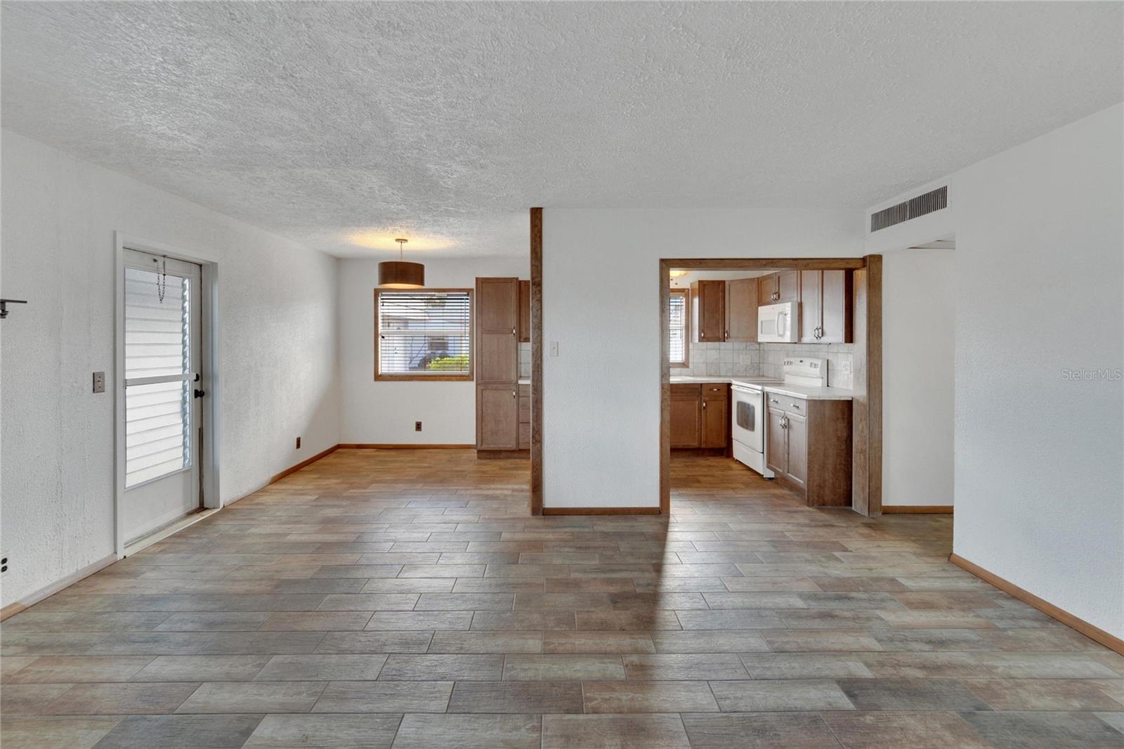 202 Bedford Unit 112, Sun City Center, FL 33573