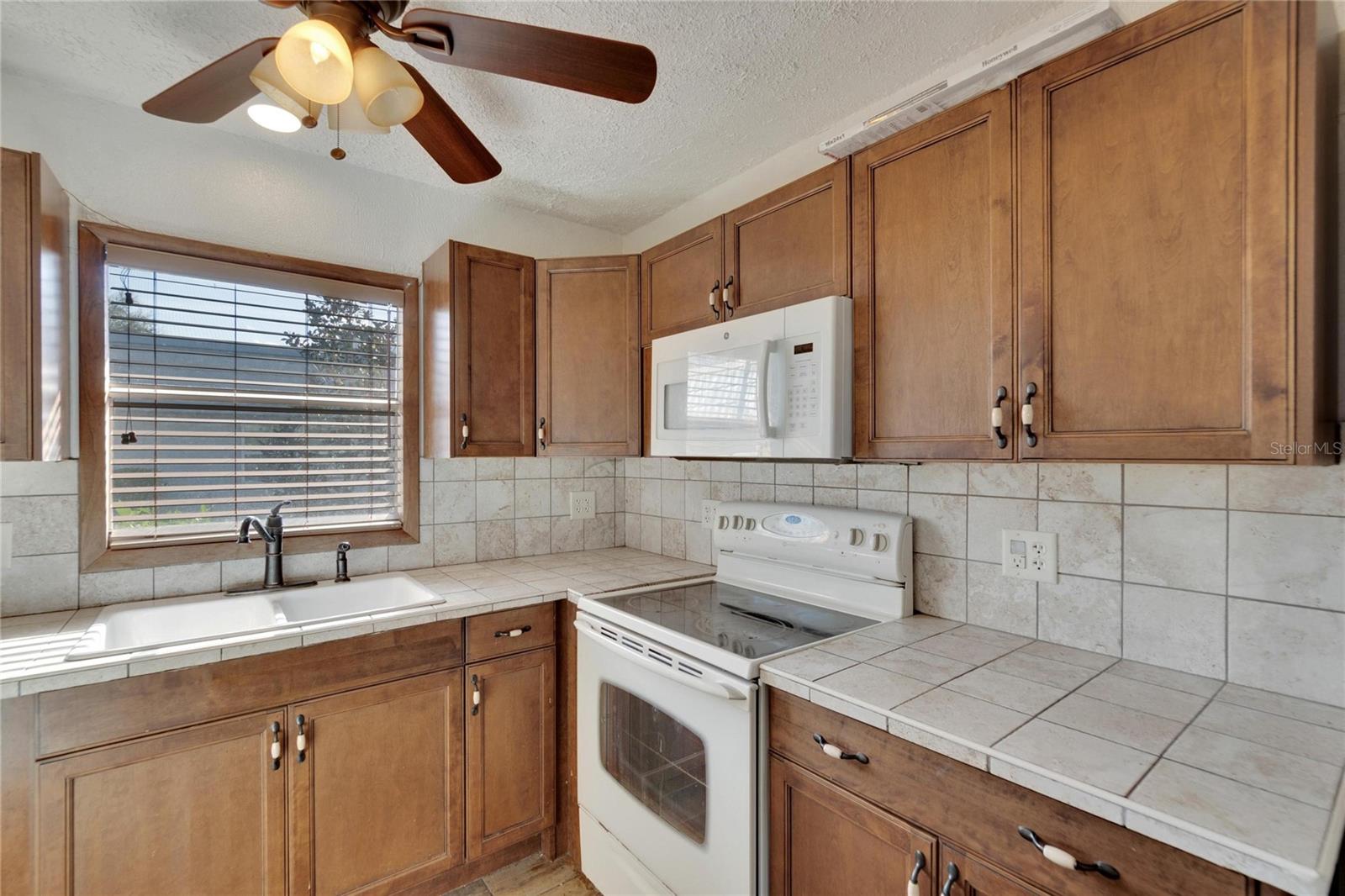 202 Bedford Unit 112, Sun City Center, FL 33573