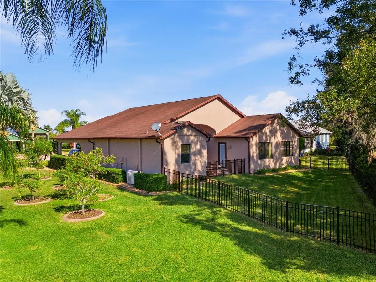 584 Meandering, Polk City, FL 33868