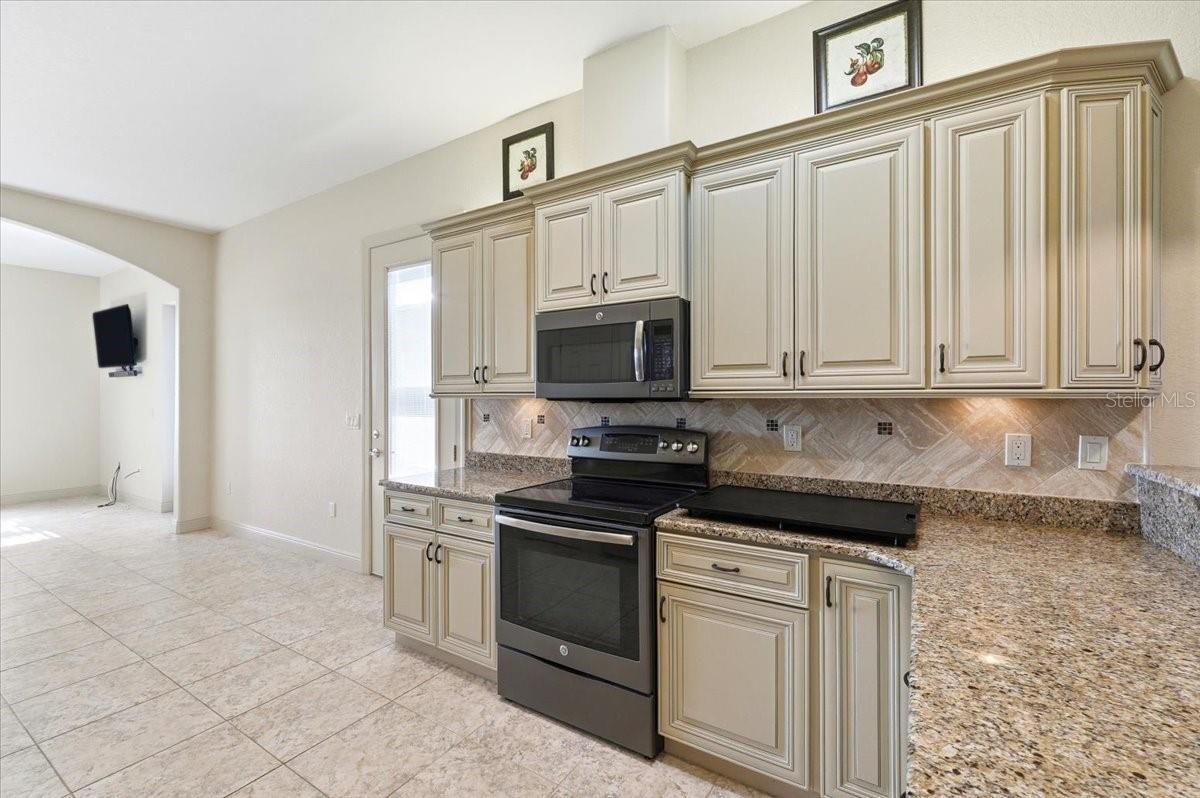 584 Meandering, Polk City, FL 33868