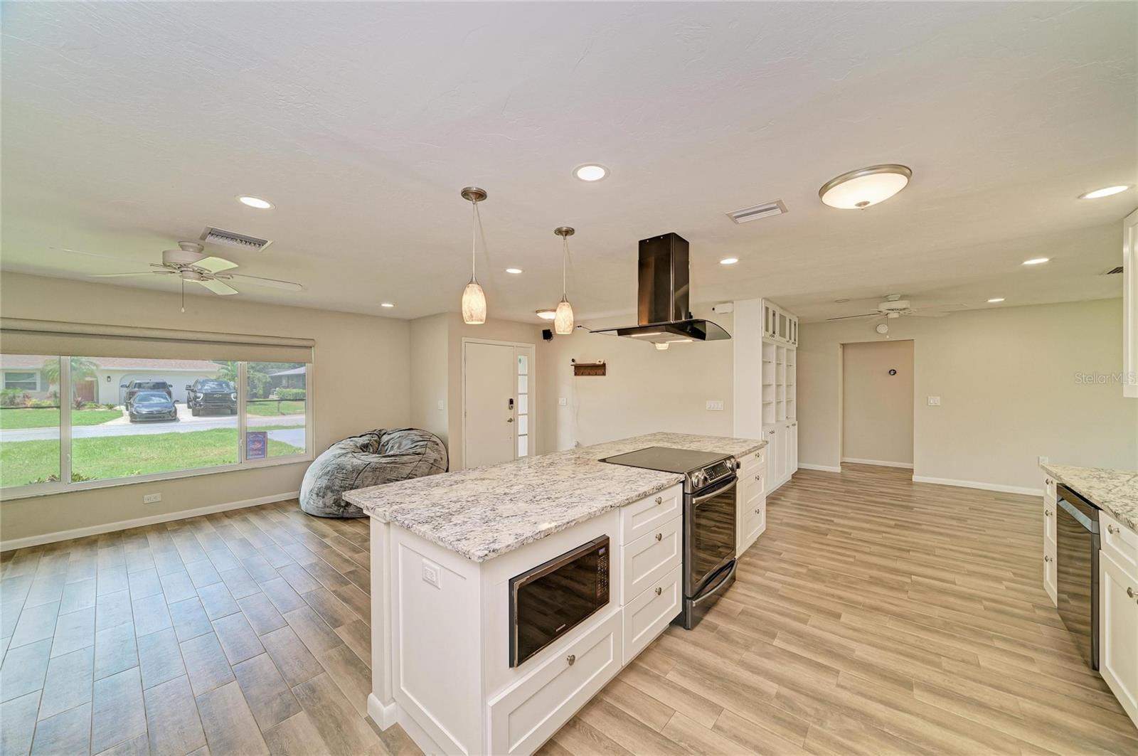 2011 37th, Bradenton, FL 34205