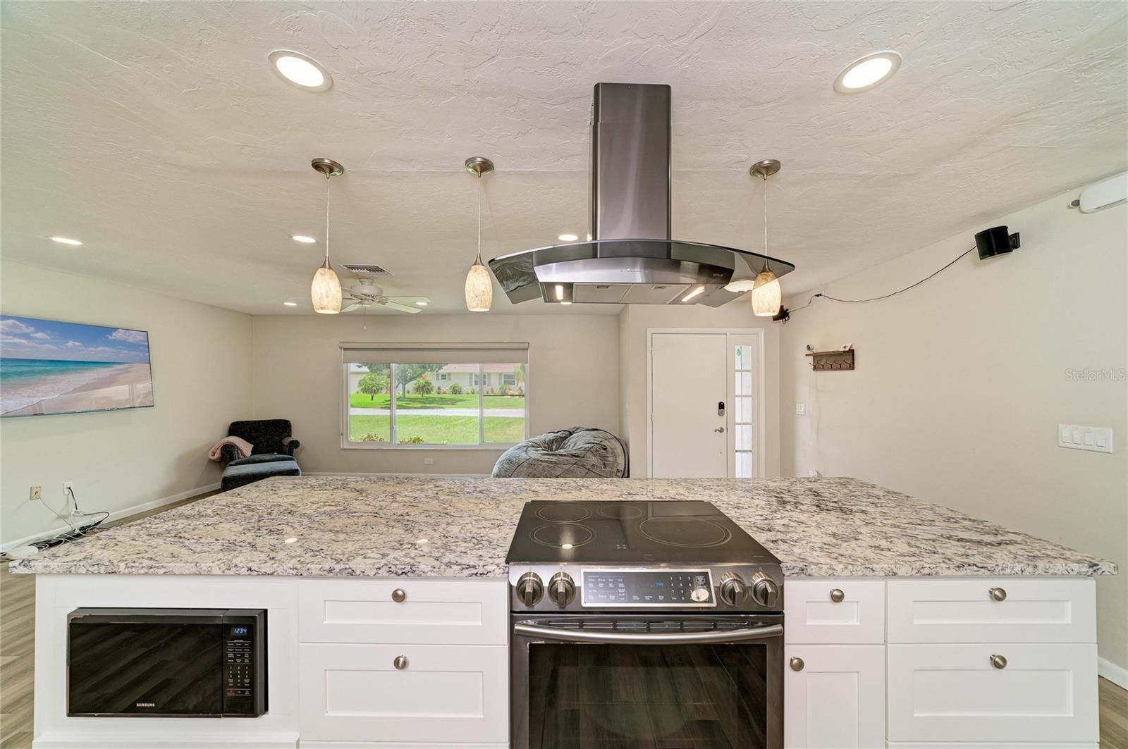 2011 37th, Bradenton, FL 34205