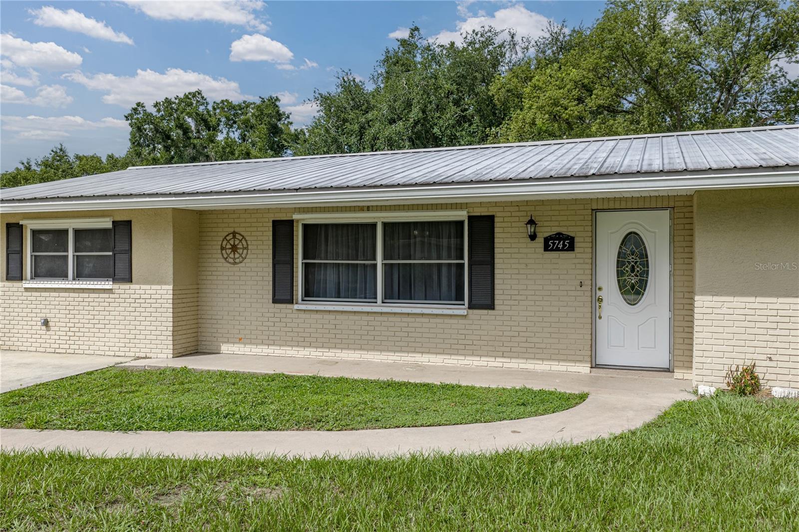 5745 13th, Zephyrhills, FL 33542