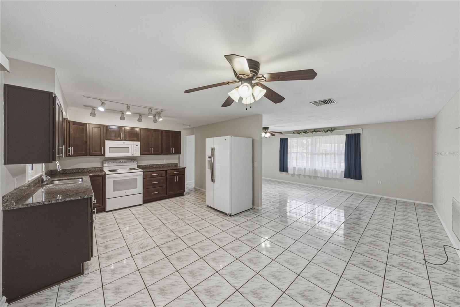 5745 13th, Zephyrhills, FL 33542