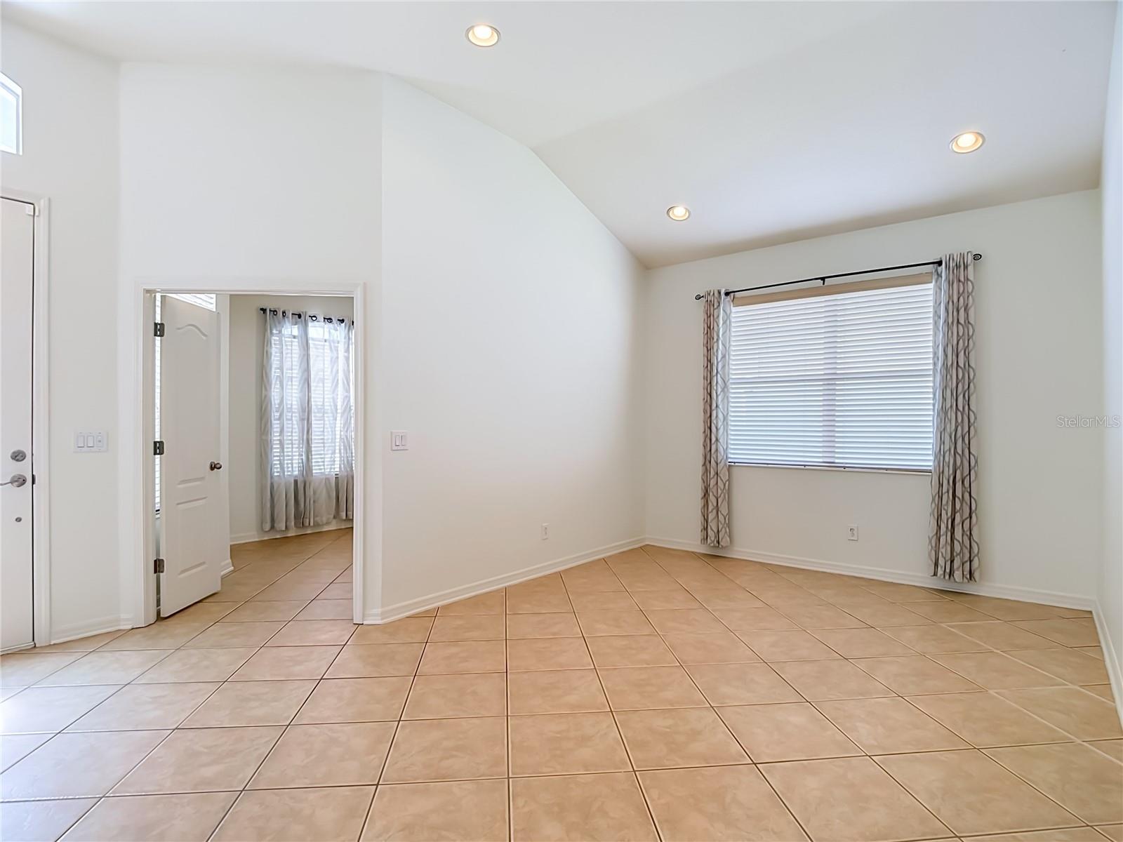 220 Ronja, Valrico, FL 33594