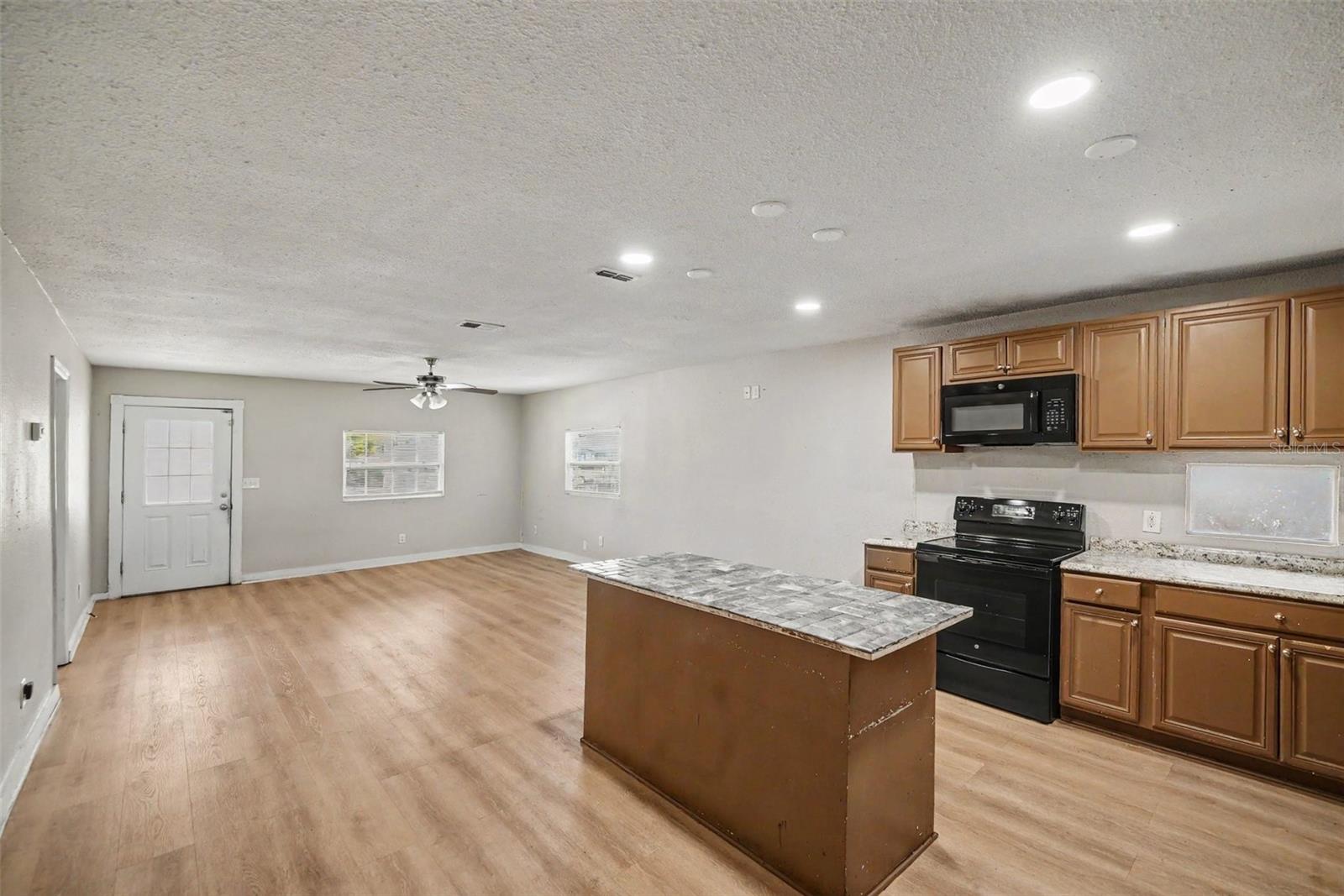 920 Dr Martin Luther King Jr, Tampa, FL 33603