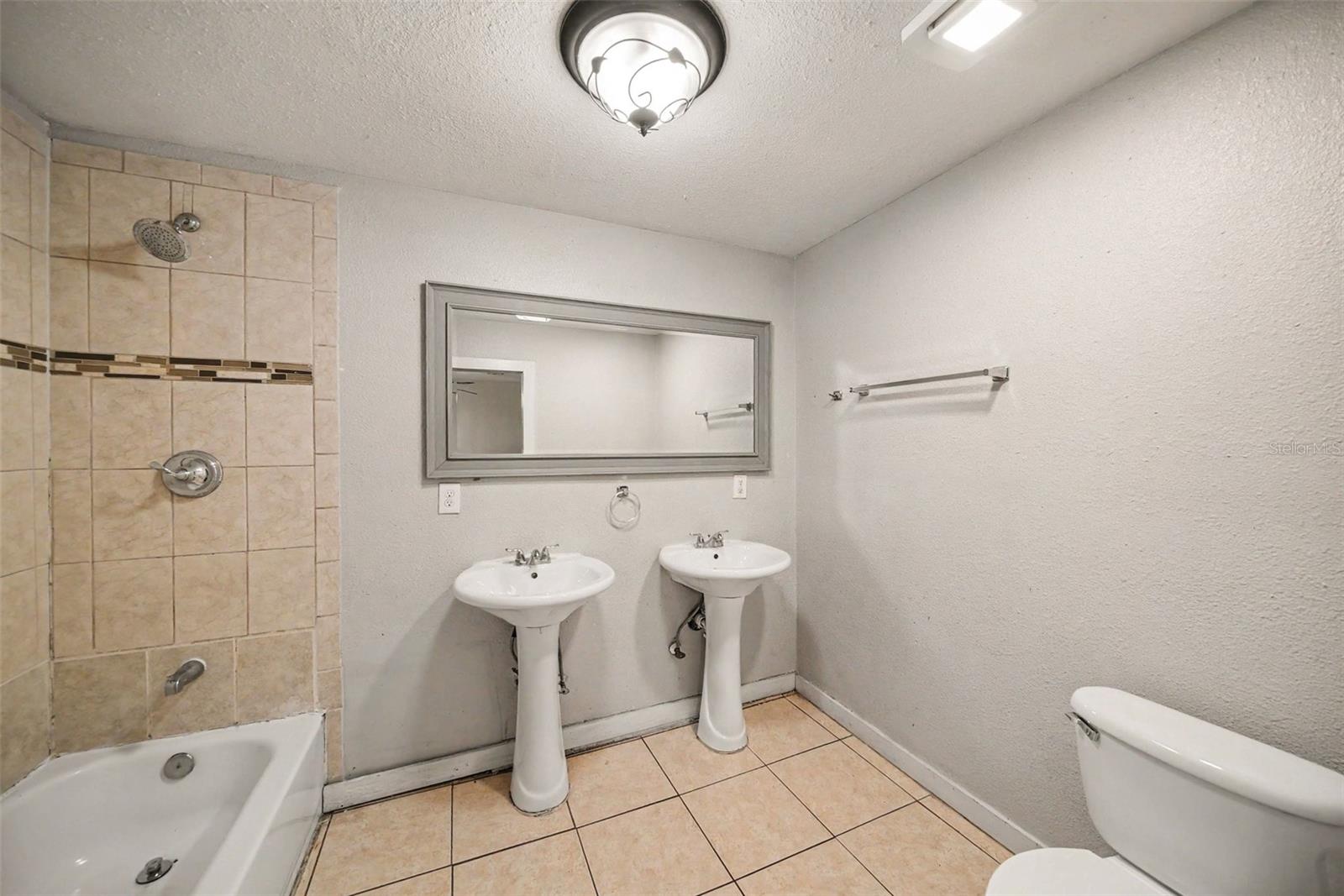 920 Dr Martin Luther King Jr, Tampa, FL 33603
