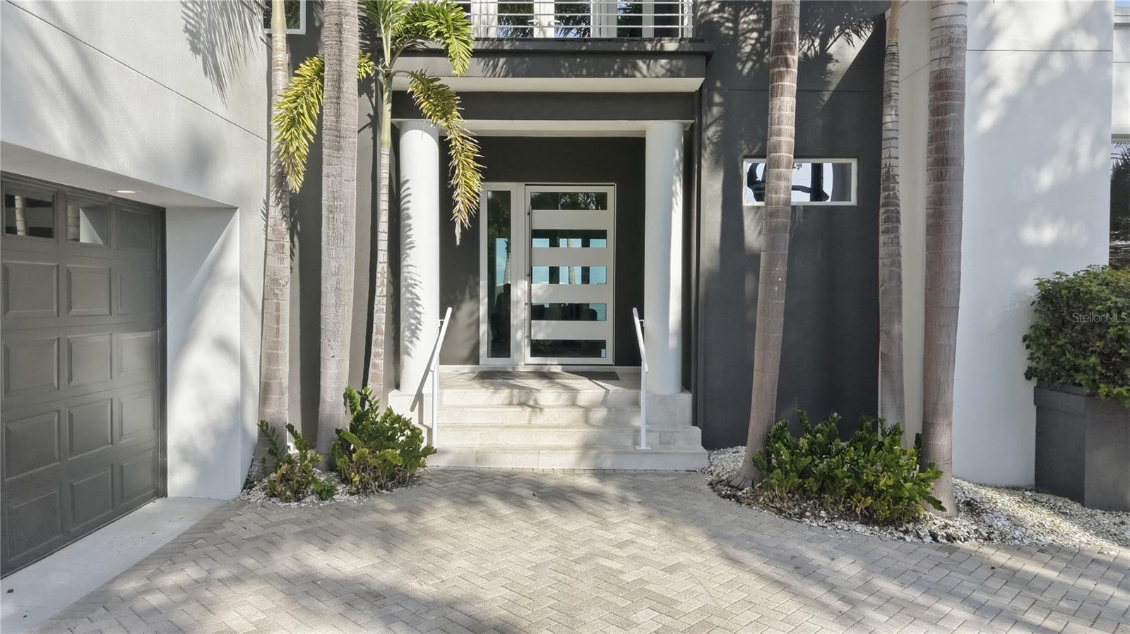 1475 John Ringling, Sarasota, FL 34236