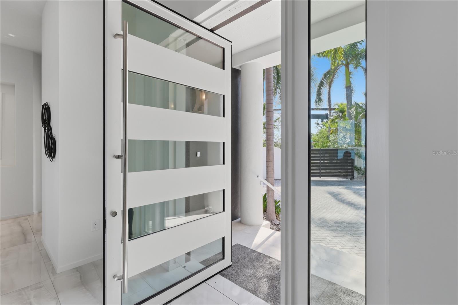 1475 John Ringling, Sarasota, FL 34236