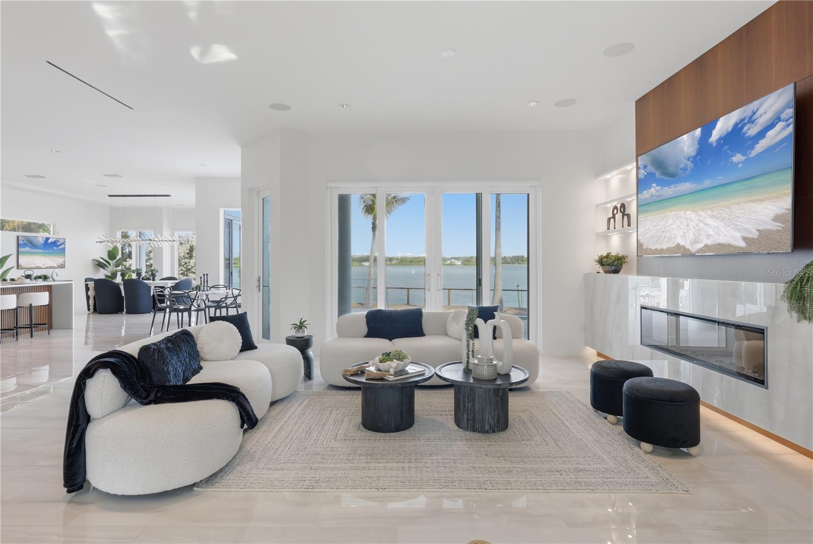 1475 John Ringling, Sarasota, FL 34236