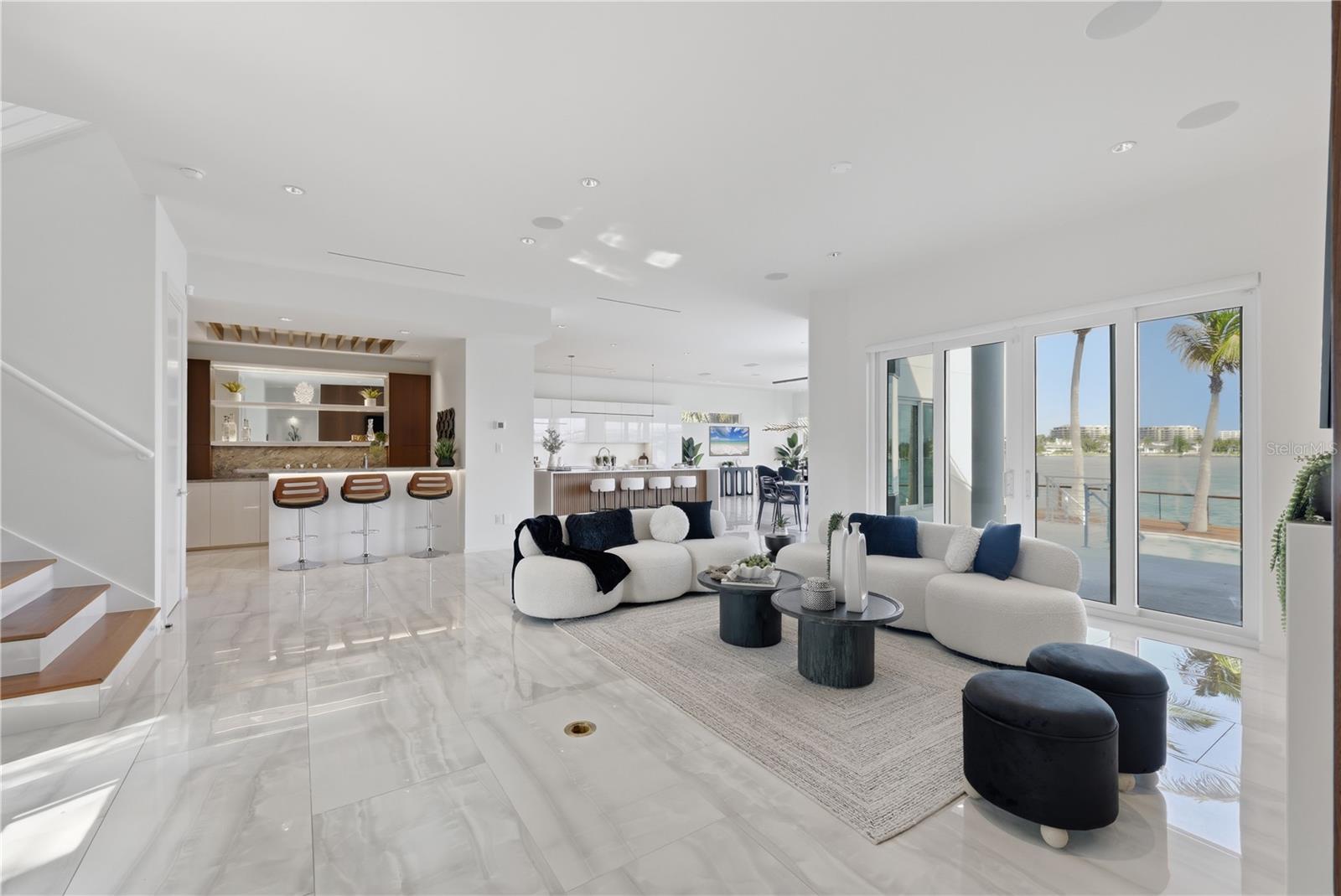 1475 John Ringling, Sarasota, FL 34236