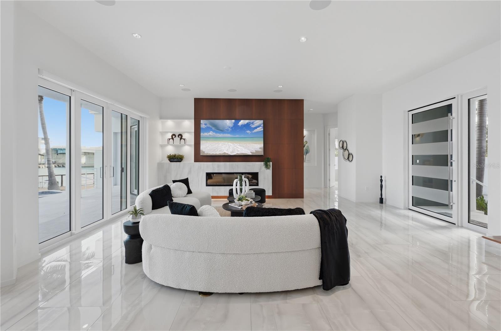 1475 John Ringling, Sarasota, FL 34236