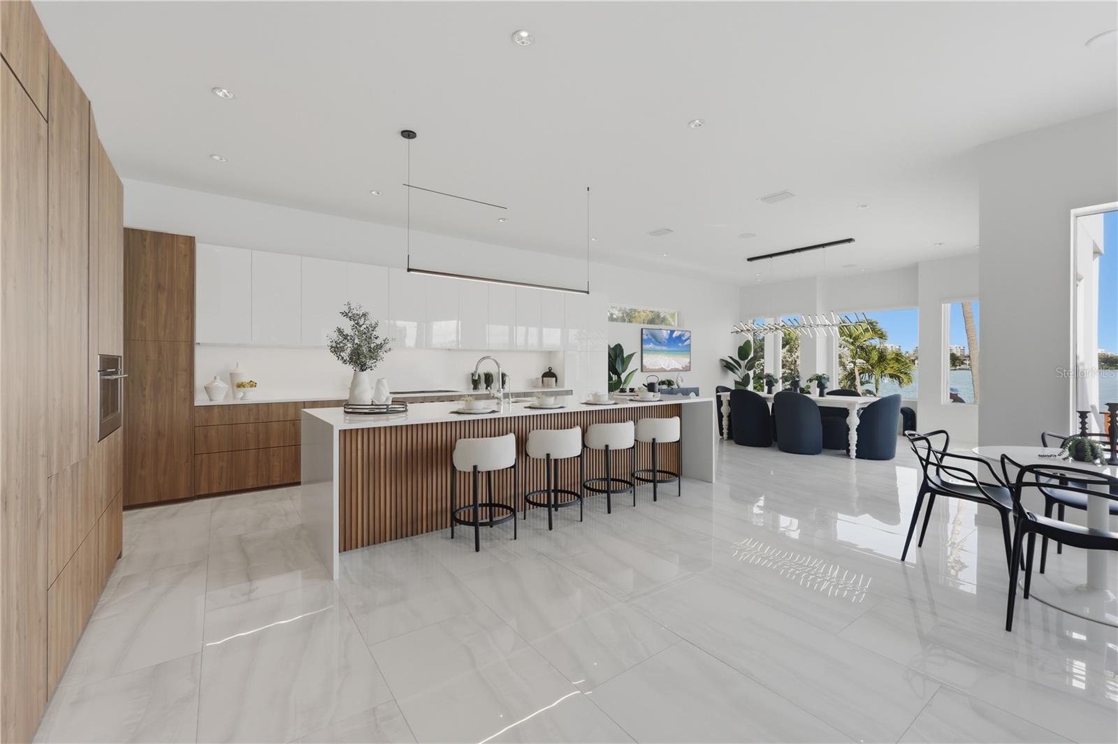 1475 John Ringling, Sarasota, FL 34236