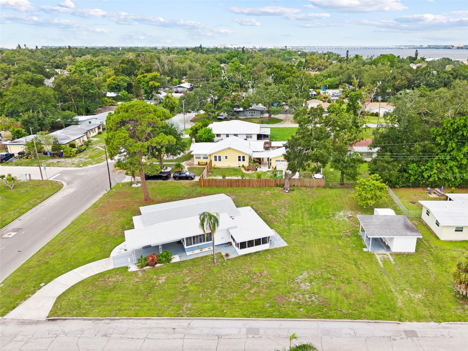 2237 2nd, Bradenton, FL 34208